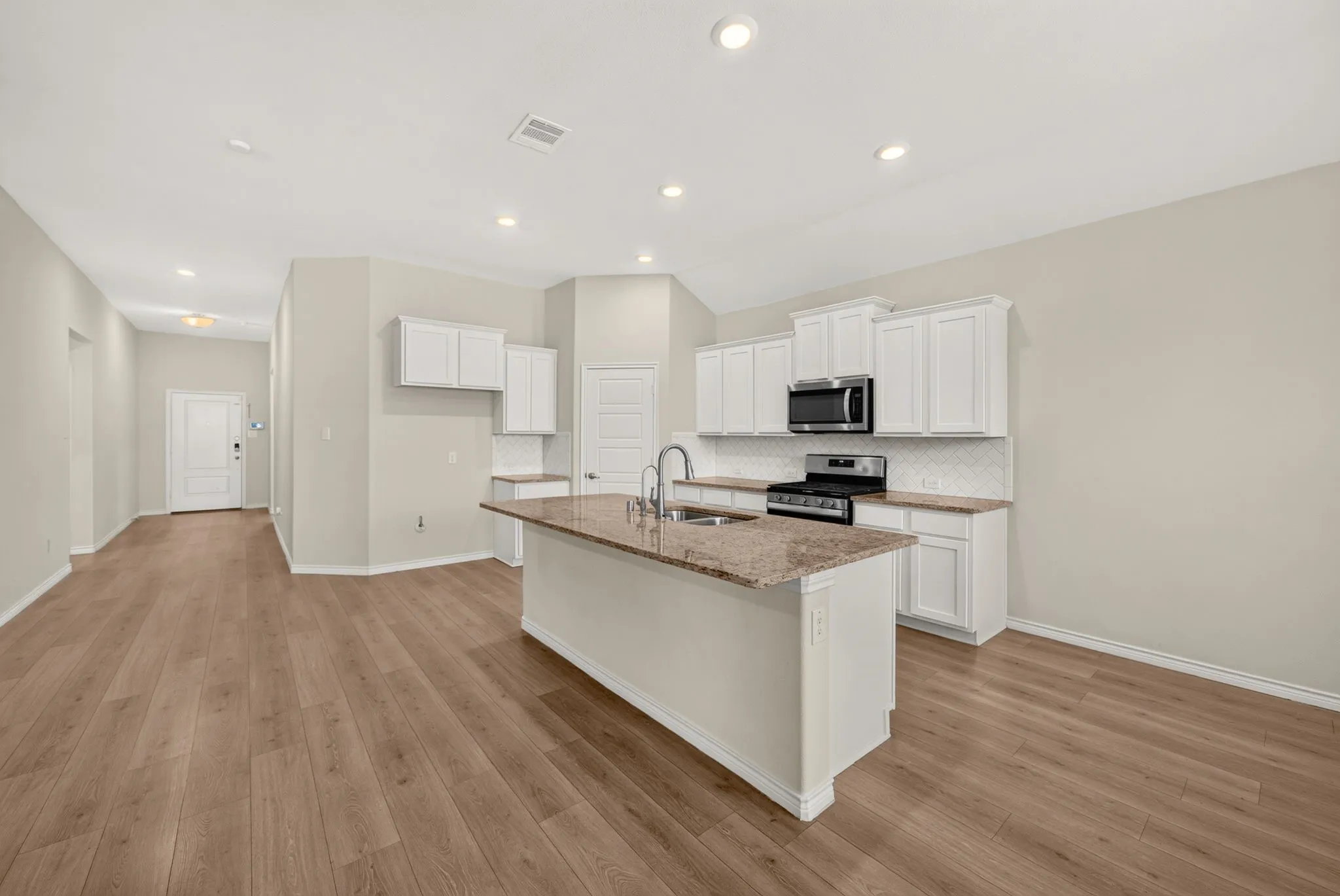Single Family Residence For Sale in Denton County , 6317 Crownmere Drive, Celina, Texas 76227, 4 Bedroom, 2 Bathroom, 2 Garage spaces, 1,882 Sqft, built in 2019, mls#21364523, Real Estate Agent in Celina, Homes For Sale in Denton county, Homes For Sale in Celina, Realtor in Celina Texas, Real Estate Brokerage Independent Realty Texas, Luminita Cordes Realtor