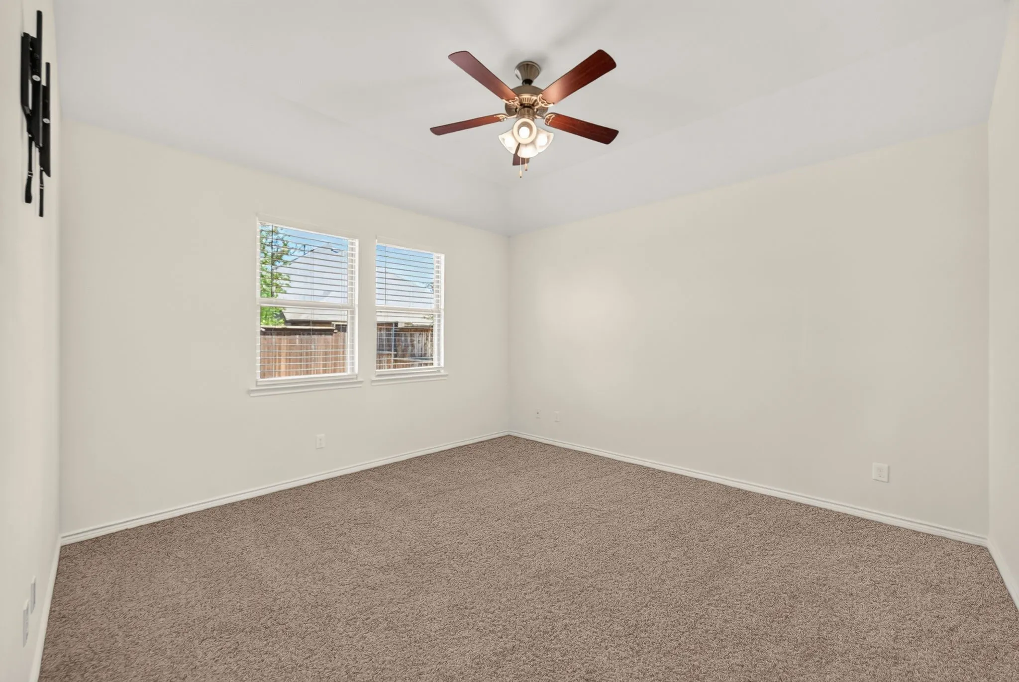 Single Family Residence For Sale in Denton County , 6317 Crownmere Drive, Celina, Texas 76227, 4 Bedroom, 2 Bathroom, 2 Garage spaces, 1,882 Sqft, built in 2019, mls#21364523, Real Estate Agent in Celina, Homes For Sale in Denton county, Homes For Sale in Celina, Realtor in Celina Texas, Real Estate Brokerage Independent Realty Texas, Luminita Cordes Realtor