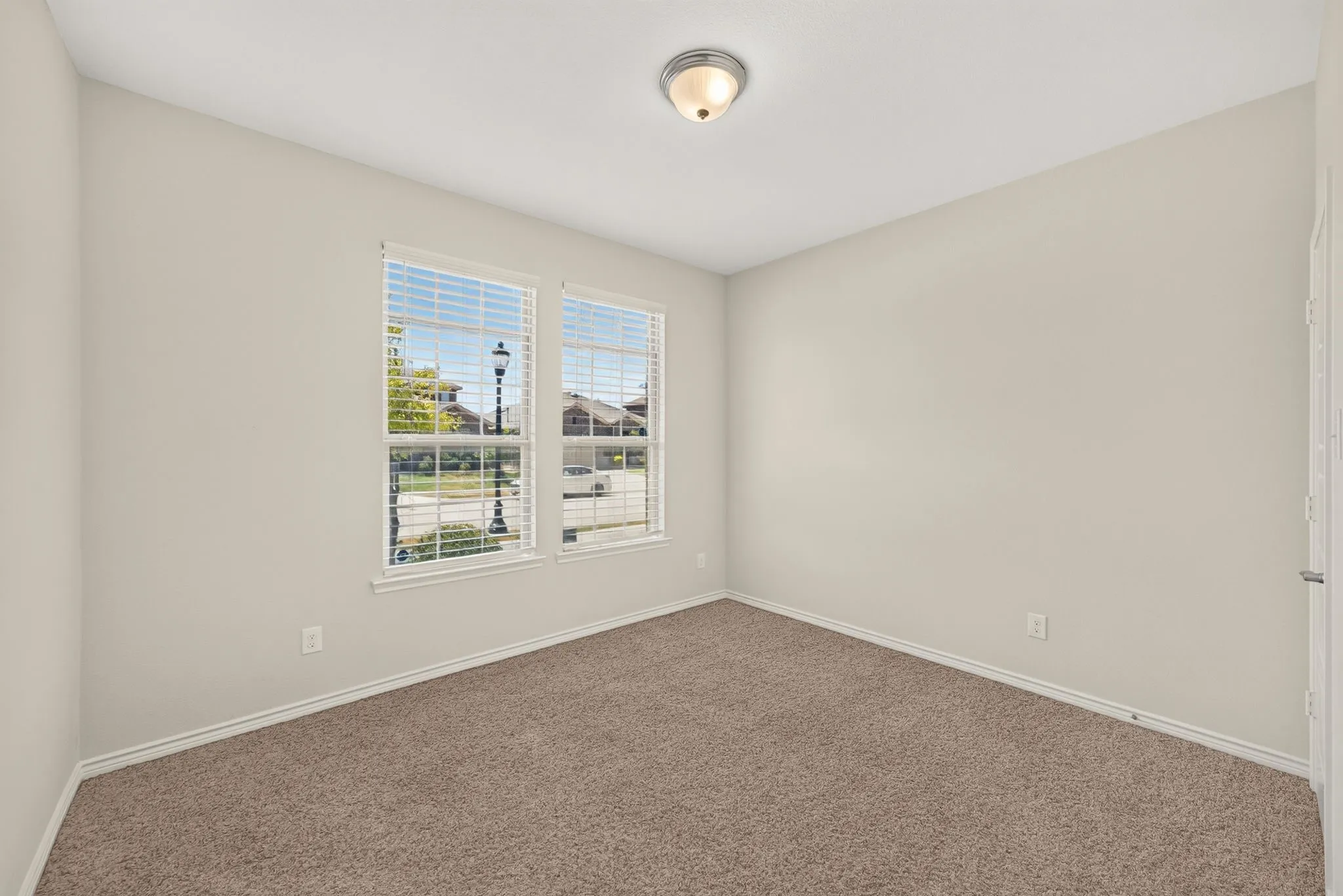 Single Family Residence For Sale in Denton County , 6317 Crownmere Drive, Celina, Texas 76227, 4 Bedroom, 2 Bathroom, 2 Garage spaces, 1,882 Sqft, built in 2019, mls#21364523, Real Estate Agent in Celina, Homes For Sale in Denton county, Homes For Sale in Celina, Realtor in Celina Texas, Real Estate Brokerage Independent Realty Texas, Luminita Cordes Realtor