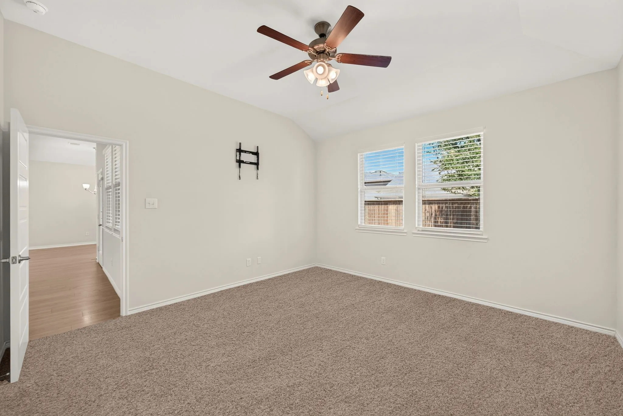 Single Family Residence For Sale in Denton County , 6317 Crownmere Drive, Celina, Texas 76227, 4 Bedroom, 2 Bathroom, 2 Garage spaces, 1,882 Sqft, built in 2019, mls#21364523, Real Estate Agent in Celina, Homes For Sale in Denton county, Homes For Sale in Celina, Realtor in Celina Texas, Real Estate Brokerage Independent Realty Texas, Luminita Cordes Realtor