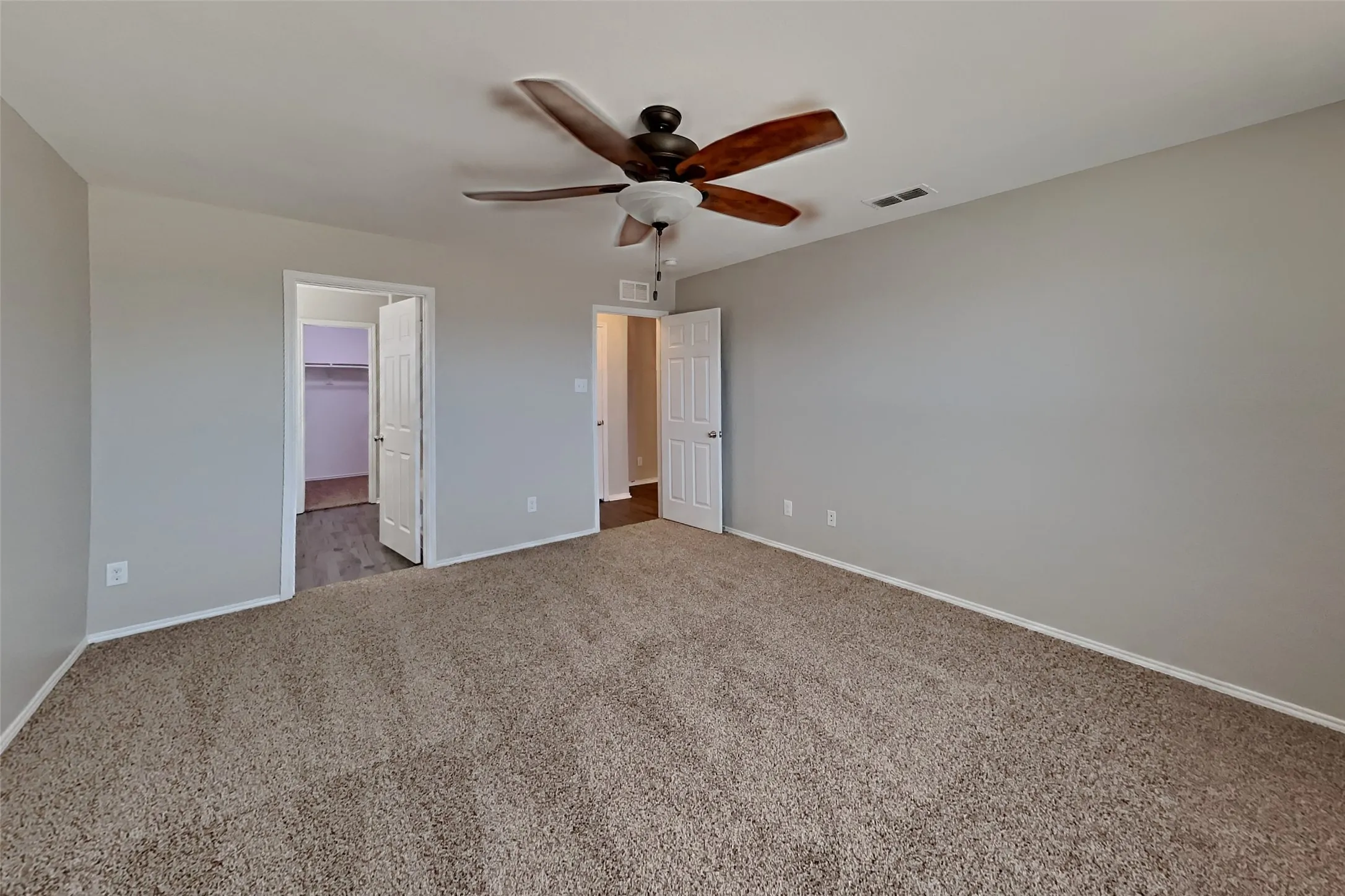 Single Family Residence For Rent in Tarrant County , 1256 Boxwood Lane, Burleson, Texas 76028, 3 Bedroom, 2 Bathroom, 2 Garage spaces, 1,661 Sqft, built in 2014, mls#21366659, Real Estate Agent in Burleson, Homes For Rent in Tarrant county, Homes For Rent in Burleson, Realtor in Burleson Texas, Real Estate Brokerage Independent Realty Texas, Luminita Cordes Realtor
