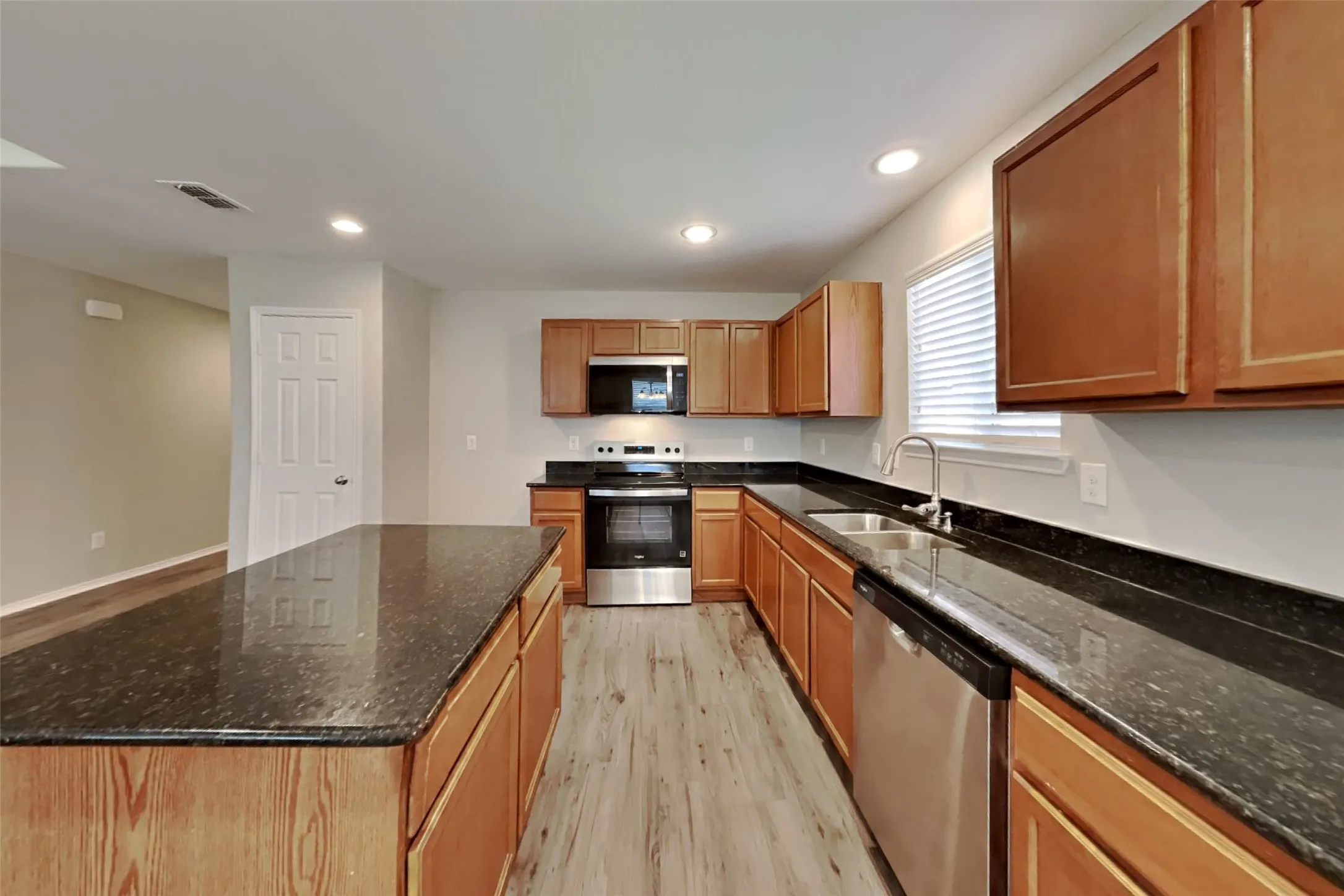 Single Family Residence For Rent in Tarrant County , 1256 Boxwood Lane, Burleson, Texas 76028, 3 Bedroom, 2 Bathroom, 2 Garage spaces, 1,661 Sqft, built in 2014, mls#21366659, Real Estate Agent in Burleson, Homes For Rent in Tarrant county, Homes For Rent in Burleson, Realtor in Burleson Texas, Real Estate Brokerage Independent Realty Texas, Luminita Cordes Realtor