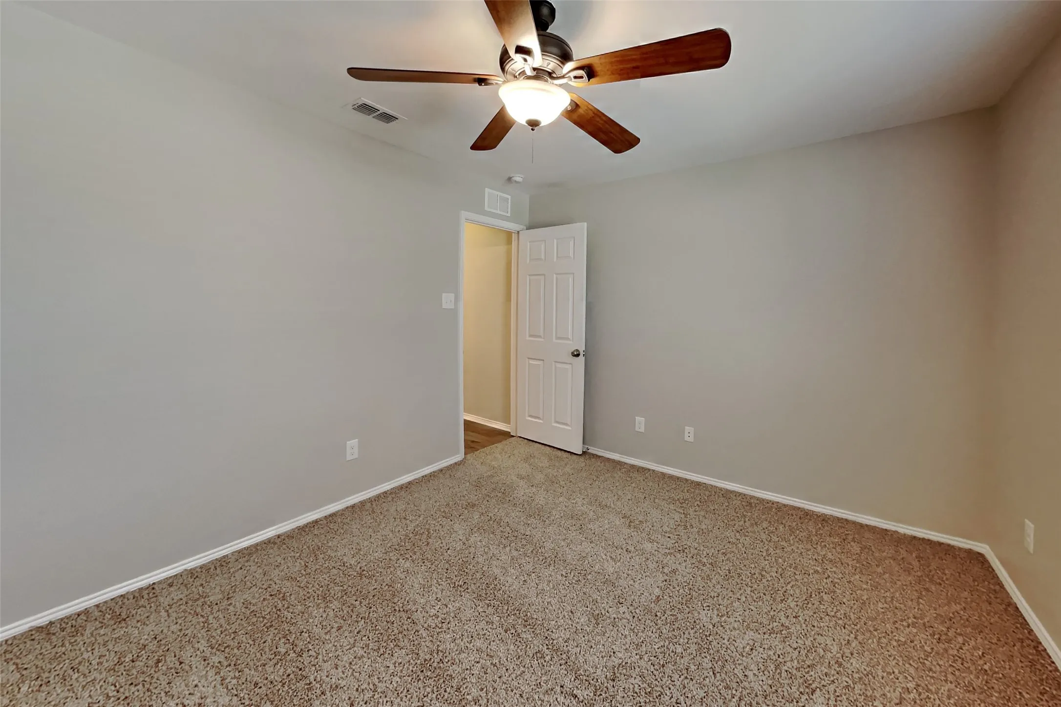 Single Family Residence For Rent in Tarrant County , 1256 Boxwood Lane, Burleson, Texas 76028, 3 Bedroom, 2 Bathroom, 2 Garage spaces, 1,661 Sqft, built in 2014, mls#21366659, Real Estate Agent in Burleson, Homes For Rent in Tarrant county, Homes For Rent in Burleson, Realtor in Burleson Texas, Real Estate Brokerage Independent Realty Texas, Luminita Cordes Realtor