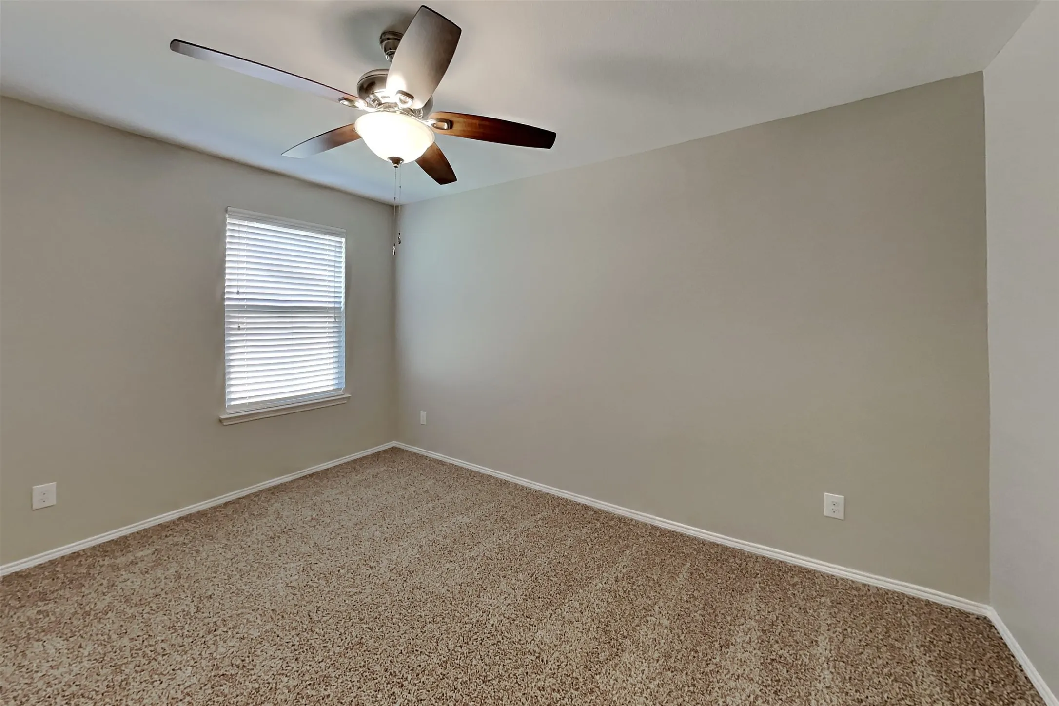 Single Family Residence For Rent in Tarrant County , 1256 Boxwood Lane, Burleson, Texas 76028, 3 Bedroom, 2 Bathroom, 2 Garage spaces, 1,661 Sqft, built in 2014, mls#21366659, Real Estate Agent in Burleson, Homes For Rent in Tarrant county, Homes For Rent in Burleson, Realtor in Burleson Texas, Real Estate Brokerage Independent Realty Texas, Luminita Cordes Realtor