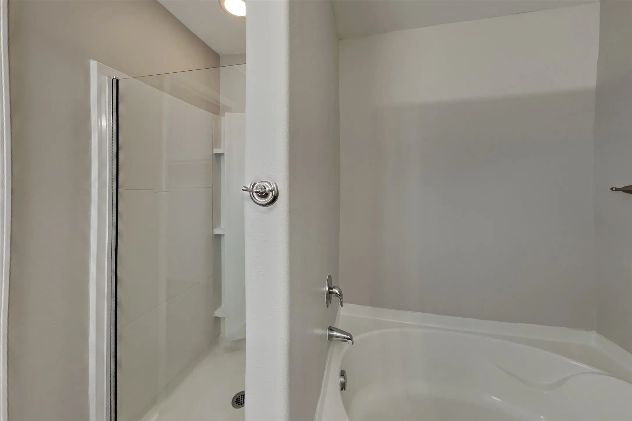 Single Family Residence For Rent in Tarrant County , 1256 Boxwood Lane, Burleson, Texas 76028, 3 Bedroom, 2 Bathroom, 2 Garage spaces, 1,661 Sqft, built in 2014, mls#21366659, Real Estate Agent in Burleson, Homes For Rent in Tarrant county, Homes For Rent in Burleson, Realtor in Burleson Texas, Real Estate Brokerage Independent Realty Texas, Luminita Cordes Realtor