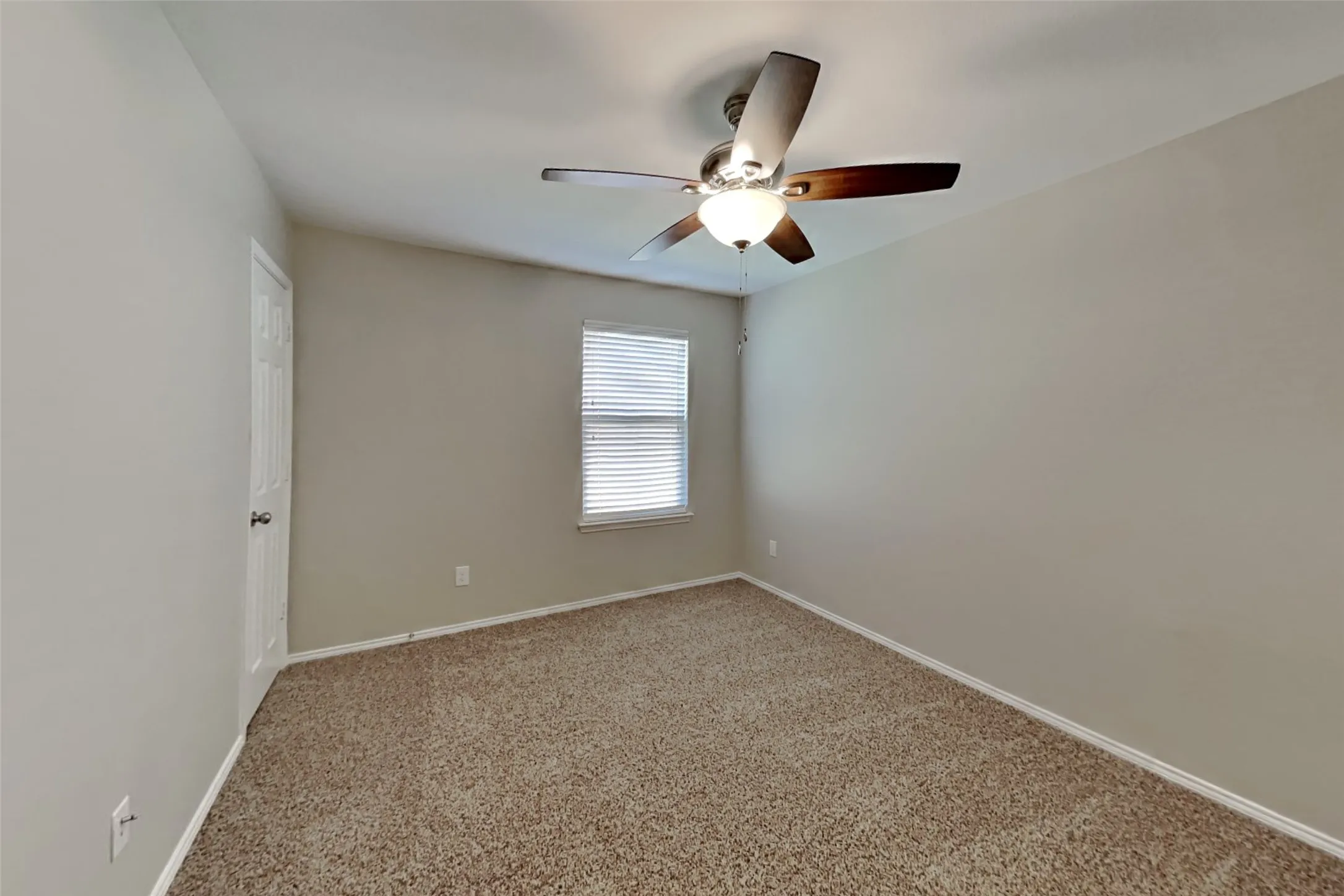 Single Family Residence For Rent in Tarrant County , 1256 Boxwood Lane, Burleson, Texas 76028, 3 Bedroom, 2 Bathroom, 2 Garage spaces, 1,661 Sqft, built in 2014, mls#21366659, Real Estate Agent in Burleson, Homes For Rent in Tarrant county, Homes For Rent in Burleson, Realtor in Burleson Texas, Real Estate Brokerage Independent Realty Texas, Luminita Cordes Realtor