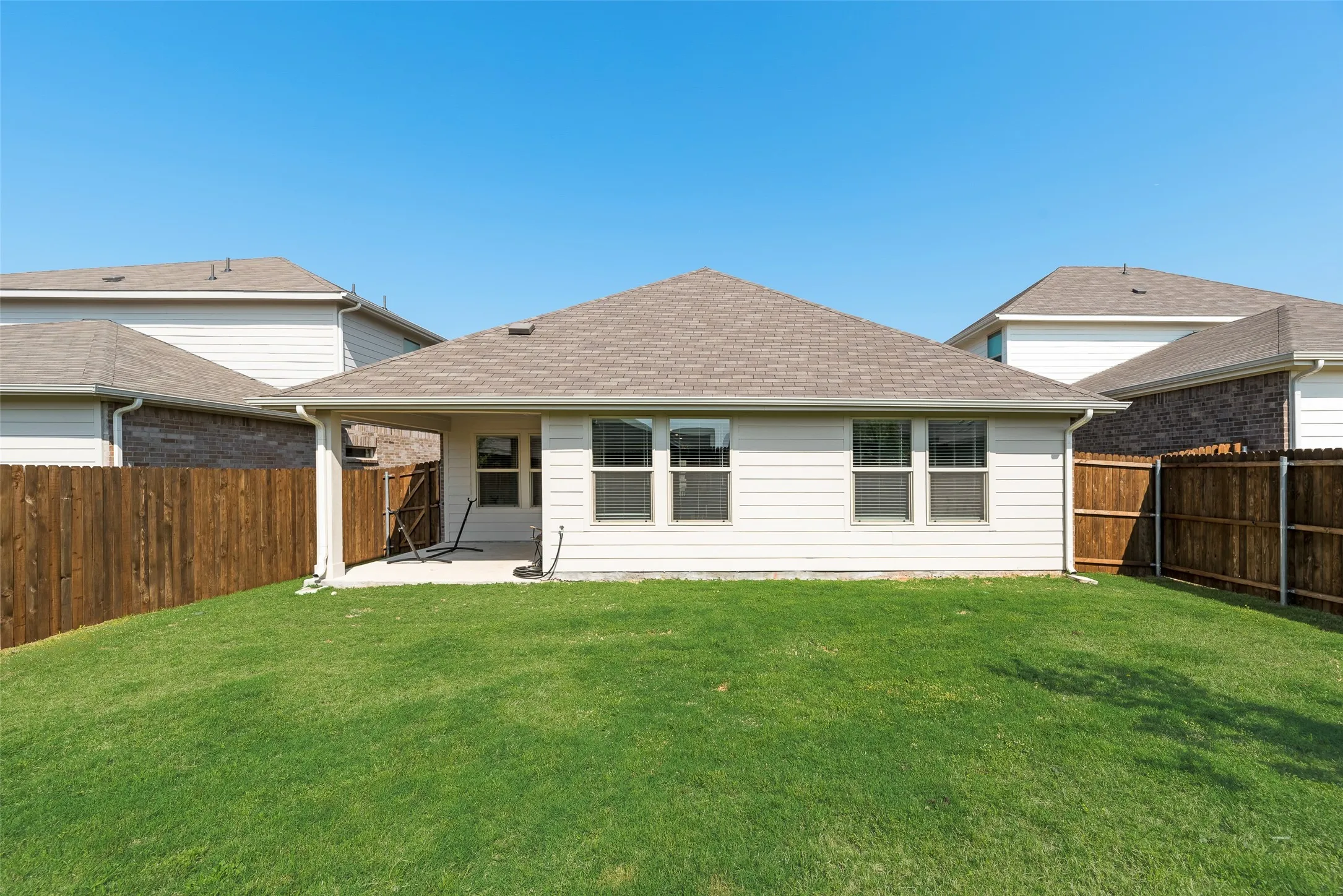 Single Family Residence For Rent in Kaufman County , 2373 Aspen Hill Drive, Forney, Texas 75126, 4 Bedroom, 2 Bathroom, 2 Garage spaces, 1,750 Sqft, built in 2023, Price $2,300, mls#21366663, Real Estate Agent in Forney, Homes For Rent in Kaufman county, Homes For Rent in Forney, Realtor in Forney Texas, Real Estate Brokerage Independent Realty Texas, Luminita Cordes Realtor