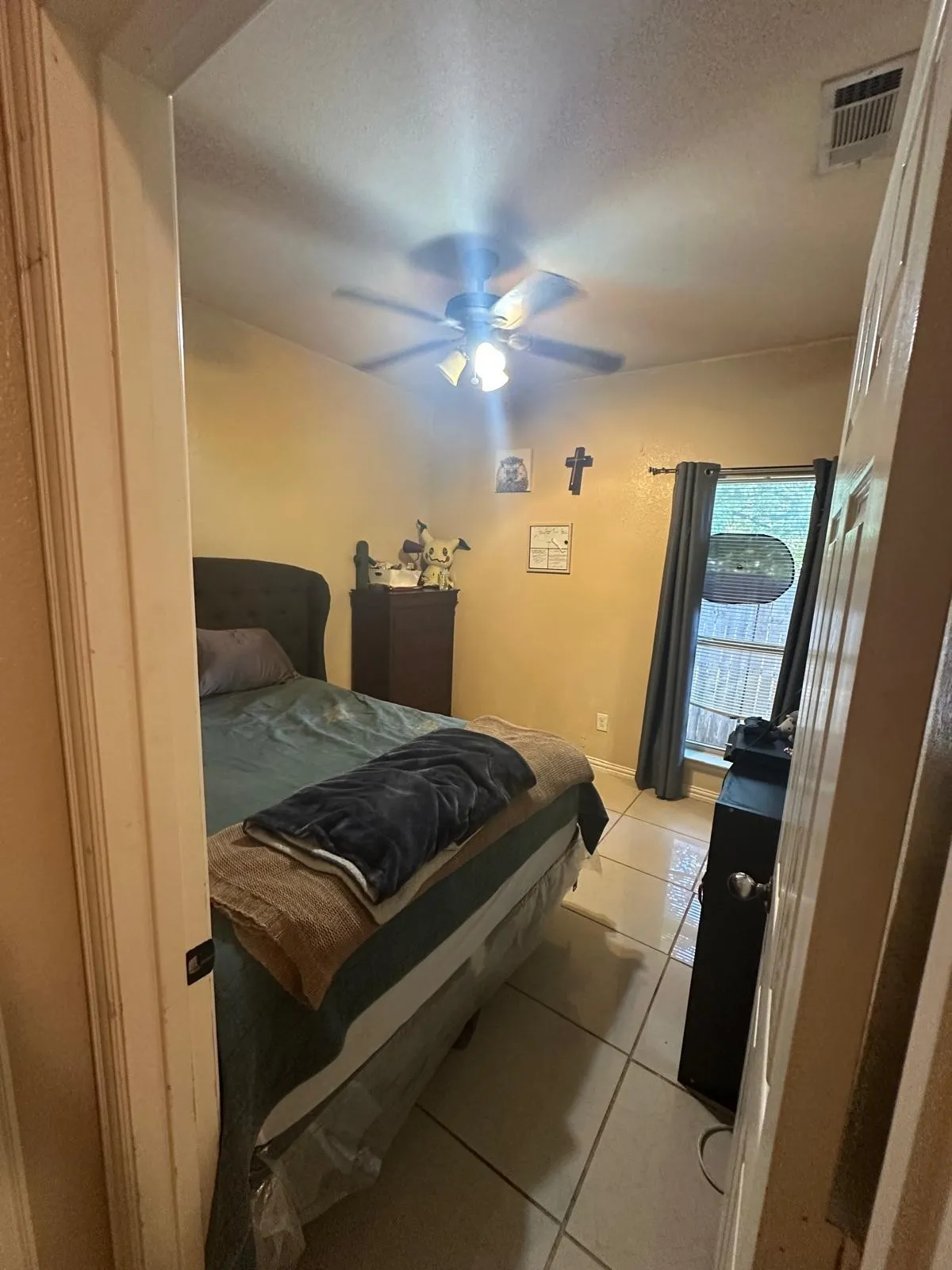 Single Family Residence For Sale in Tarrant County , 4378 Mc Cart Avenue, Fort Worth, Texas 76115, 4 Bedroom, 2 Bathroom, 2 Garage spaces, 1,484 Sqft, built in 2011, mls#21363593, Real Estate Agent in Fort Worth, Homes For Sale in Tarrant county, Homes For Sale in Fort Worth, Realtor in Fort Worth Texas, Real Estate Brokerage Independent Realty Texas, Luminita Cordes Realtor
