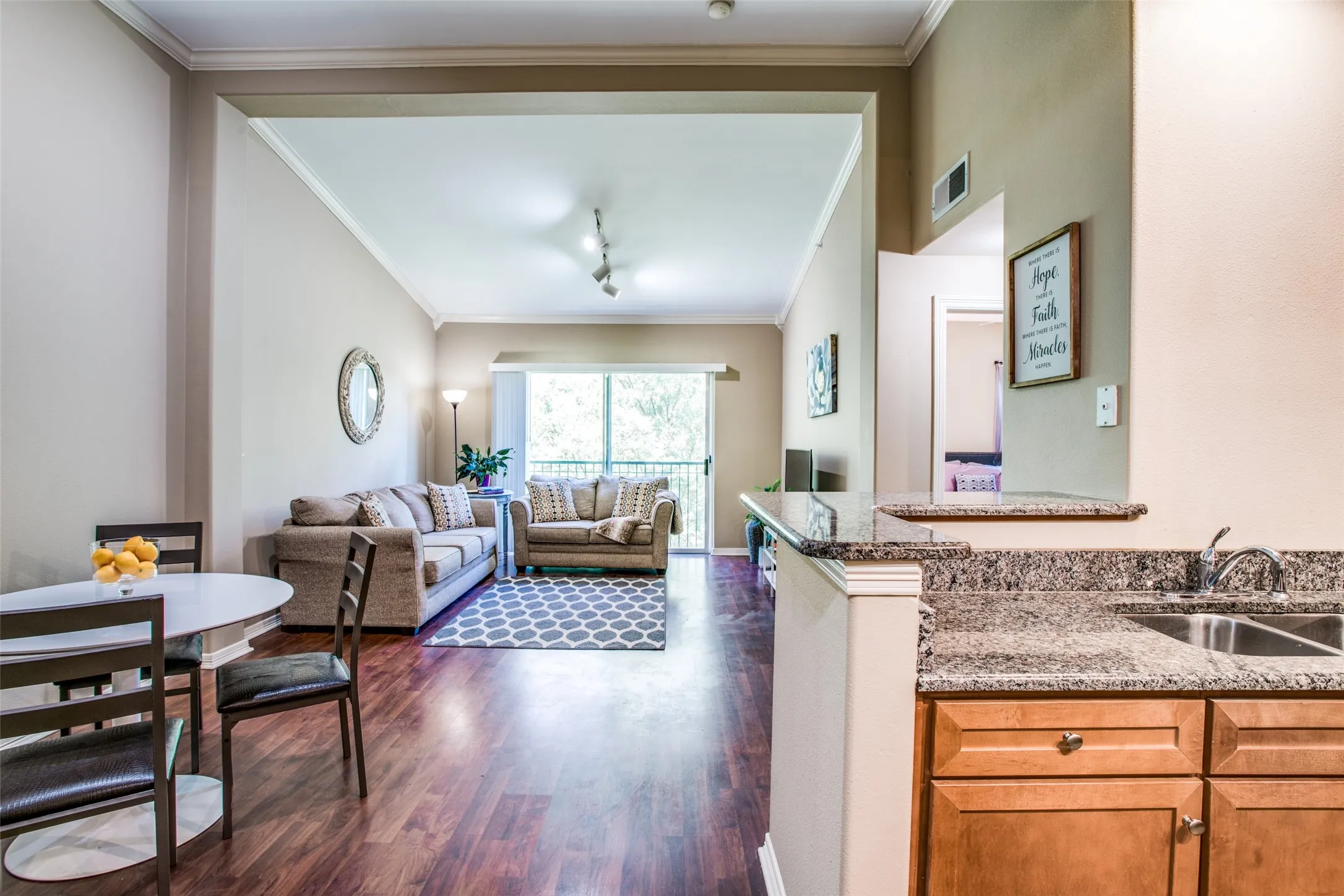 Condominium For Rent in Dallas County , 330 Las Colinas Boulevard E 464, Irving, Texas 75039, 1 Bedroom, 1 Bathroom, 1 Garage spaces, 813 Sqft, built in 2001, mls#21359519, Real Estate Agent in Irving, Homes For Rent in Dallas county, Homes For Rent in Irving, Realtor in Irving Texas, Real Estate Brokerage Independent Realty Texas, Luminita Cordes Realtor