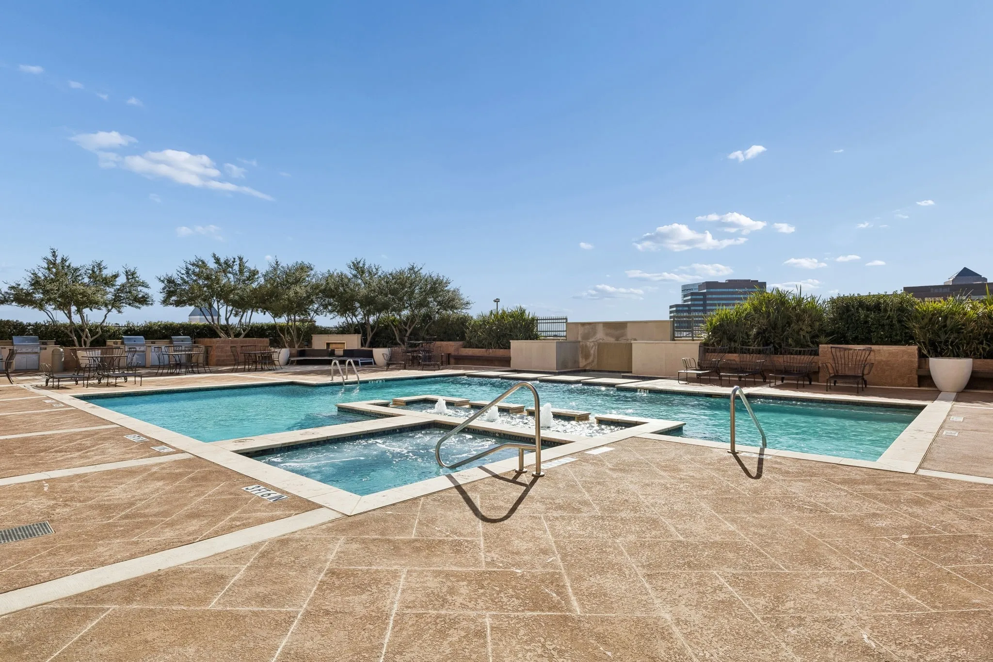 Condominium For Rent in Dallas County , 330 Las Colinas Boulevard E 464, Irving, Texas 75039, 1 Bedroom, 1 Bathroom, 1 Garage spaces, 813 Sqft, built in 2001, mls#21359519, Real Estate Agent in Irving, Homes For Rent in Dallas county, Homes For Rent in Irving, Realtor in Irving Texas, Real Estate Brokerage Independent Realty Texas, Luminita Cordes Realtor