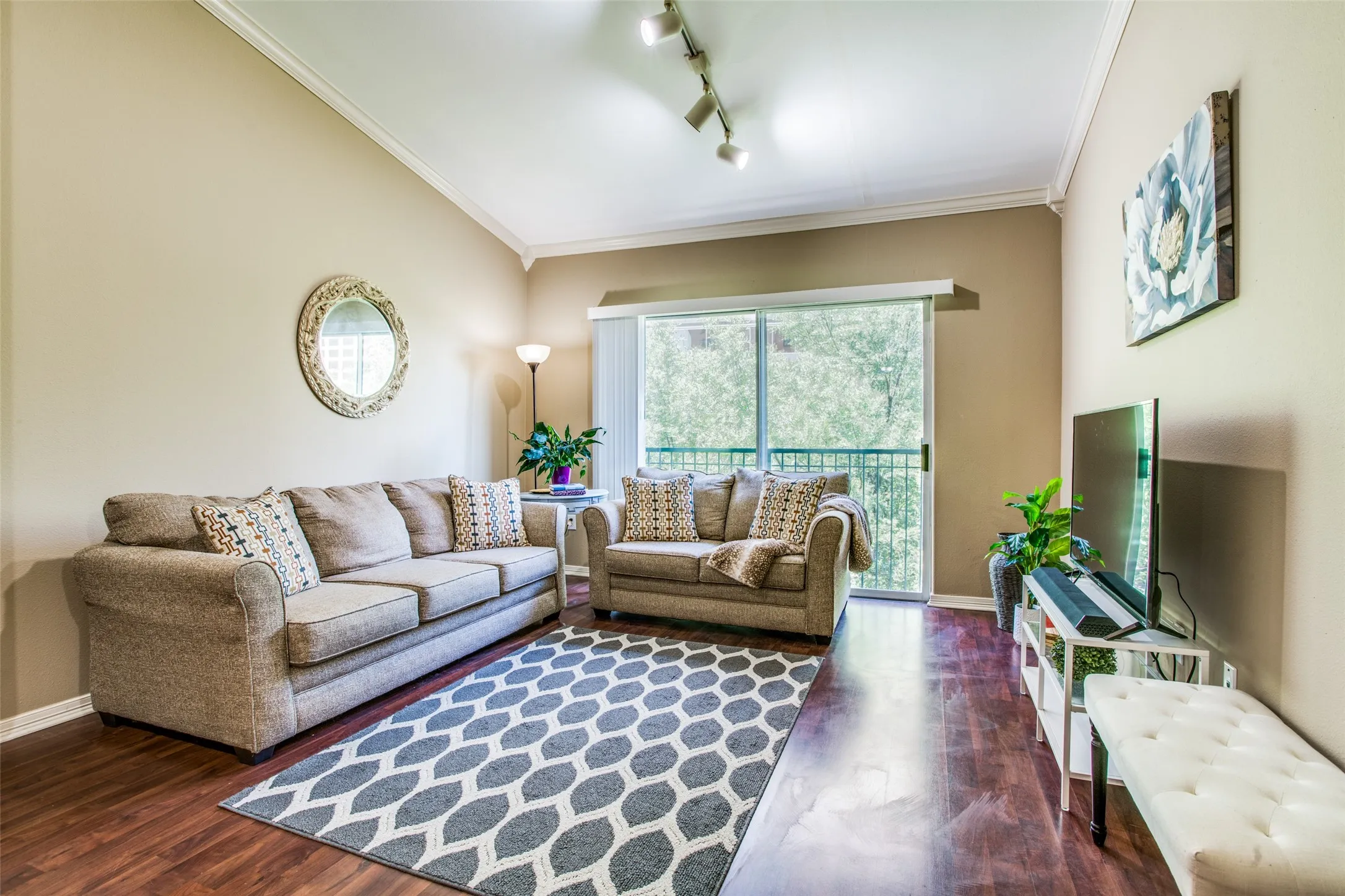 Condominium For Rent in Dallas County , 330 Las Colinas Boulevard E 464, Irving, Texas 75039, 1 Bedroom, 1 Bathroom, 1 Garage spaces, 813 Sqft, built in 2001, mls#21359519, Real Estate Agent in Irving, Homes For Rent in Dallas county, Homes For Rent in Irving, Realtor in Irving Texas, Real Estate Brokerage Independent Realty Texas, Luminita Cordes Realtor