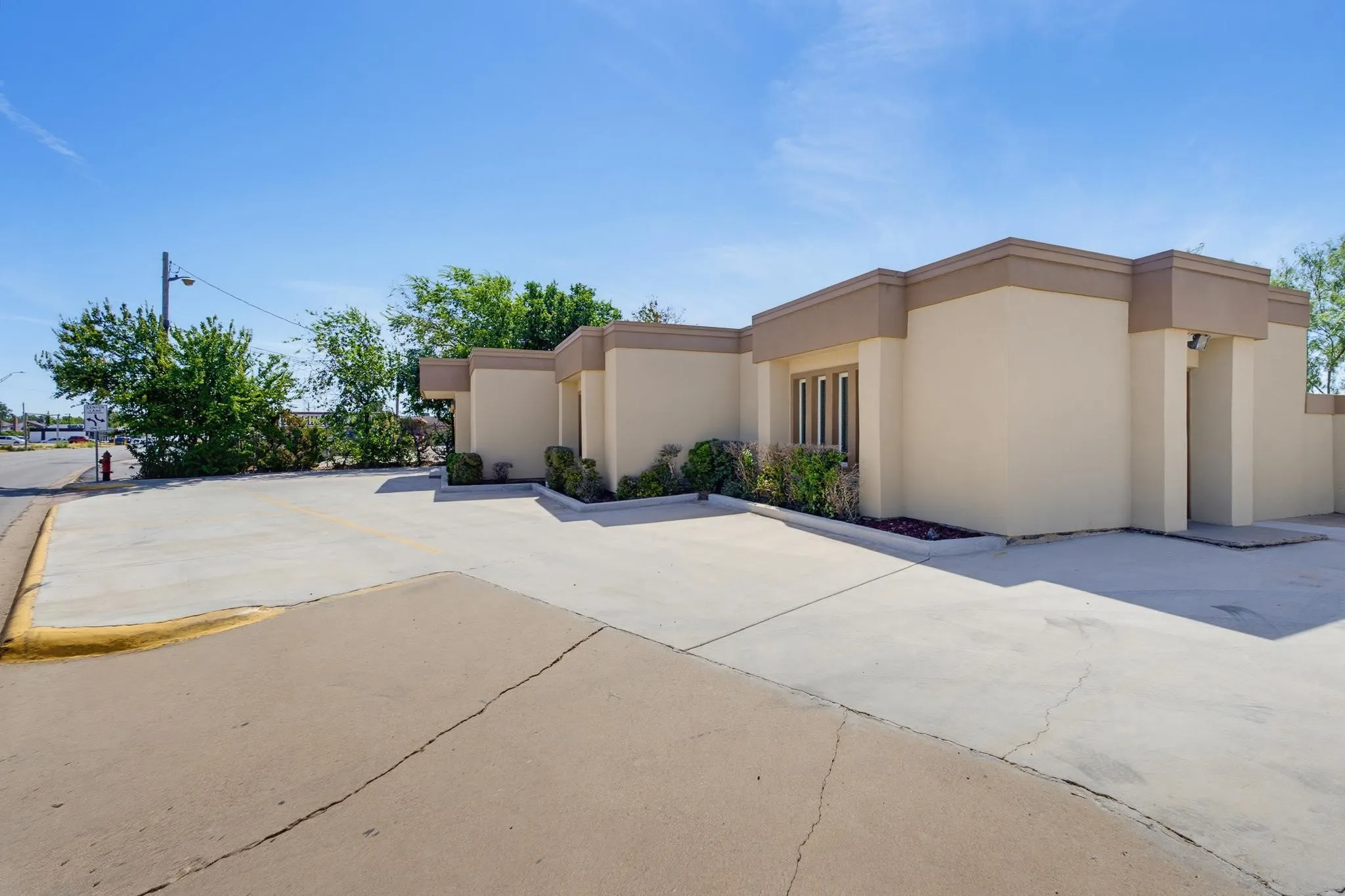 Office For Sale in Taylor County , 4625 N 1st Street, Abilene, Texas 79603, 0, 0, Garage spaces, 0 Sqft, built in 1973, mls#21366121, Real Estate Agent in Abilene, Homes For Sale in Taylor county, Homes For Sale in Abilene, Realtor in Abilene Texas, Real Estate Brokerage Independent Realty Texas, Luminita Cordes Realtor