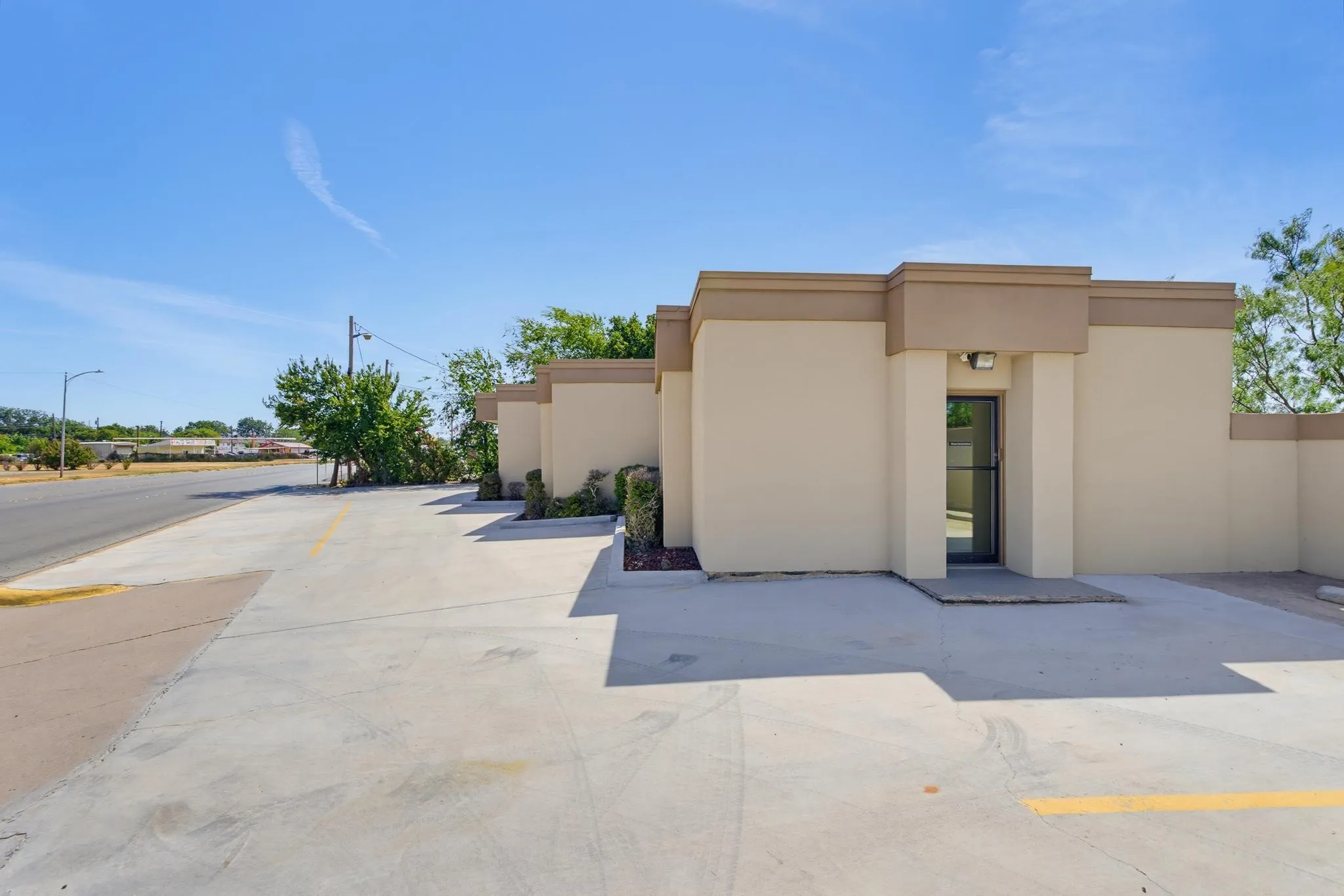 Office For Sale in Taylor County , 4625 N 1st Street, Abilene, Texas 79603, 0, 0, Garage spaces, 0 Sqft, built in 1973, mls#21366121, Real Estate Agent in Abilene, Homes For Sale in Taylor county, Homes For Sale in Abilene, Realtor in Abilene Texas, Real Estate Brokerage Independent Realty Texas, Luminita Cordes Realtor