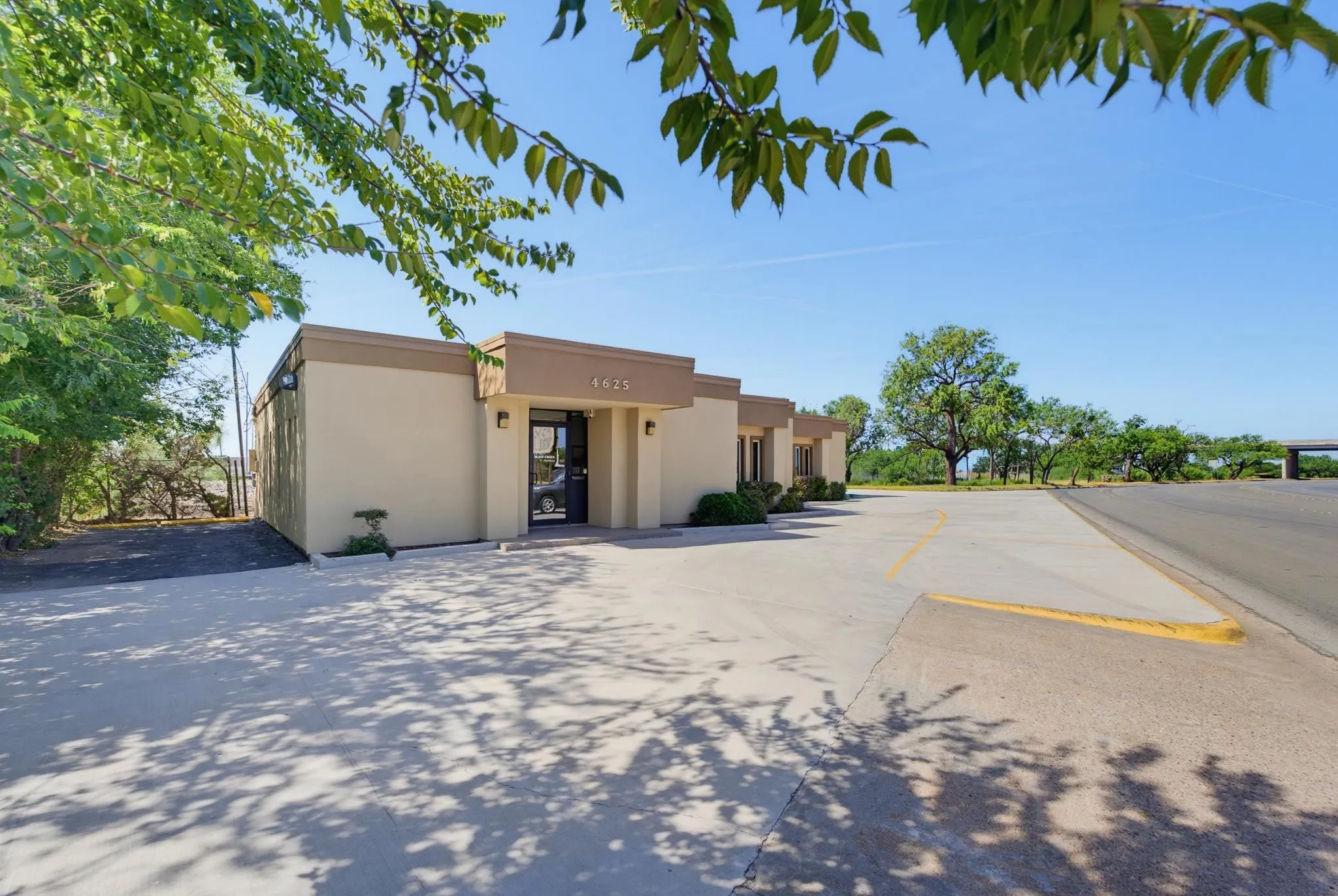 Office For Sale in Taylor County , 4625 N 1st Street, Abilene, Texas 79603, 0, 0, Garage spaces, 0 Sqft, built in 1973, mls#21366121, Real Estate Agent in Abilene, Homes For Sale in Taylor county, Homes For Sale in Abilene, Realtor in Abilene Texas, Real Estate Brokerage Independent Realty Texas, Luminita Cordes Realtor