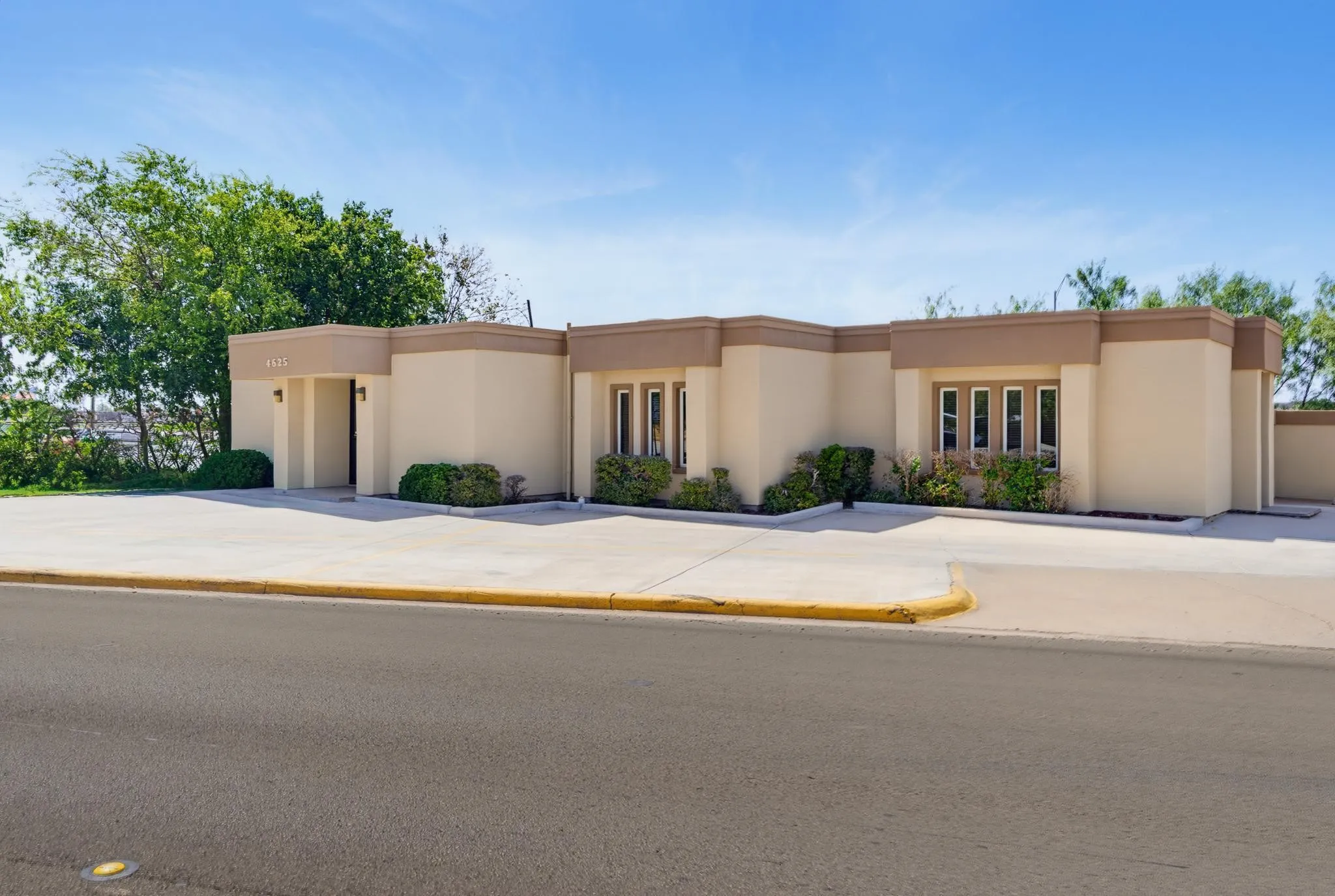 Office For Sale in Taylor County , 4625 N 1st Street, Abilene, Texas 79603, 0, 0, Garage spaces, 0 Sqft, built in 1973, mls#21366121, Real Estate Agent in Abilene, Homes For Sale in Taylor county, Homes For Sale in Abilene, Realtor in Abilene Texas, Real Estate Brokerage Independent Realty Texas, Luminita Cordes Realtor