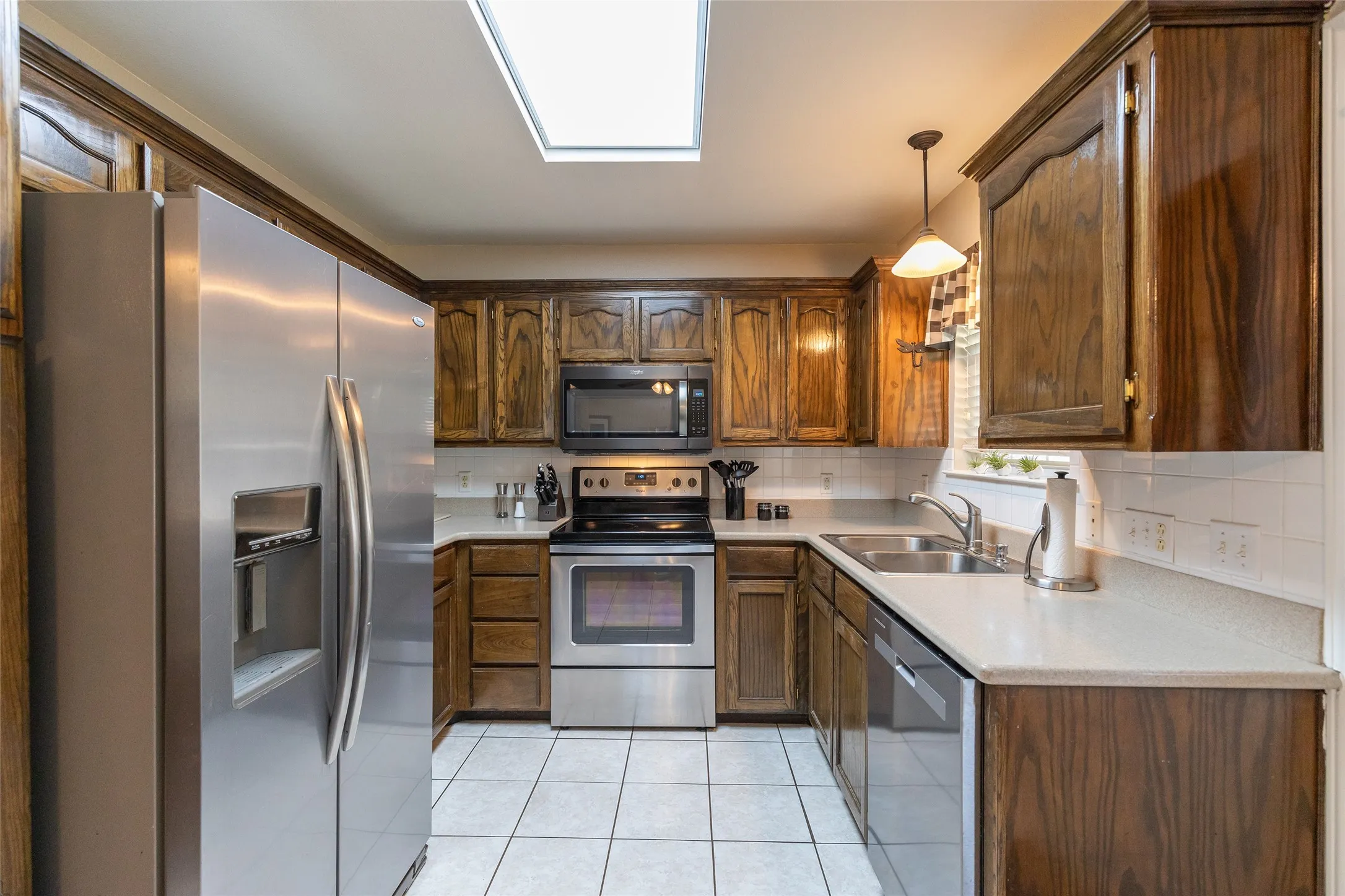 Single Family Residence For Sale in Taylor County , 3934 Wake Forest Lane, Abilene, Texas 79602, 3 Bedroom, 2 Bathroom, 2 Garage spaces, 1,318 Sqft, built in 1998, mls#21362765, Real Estate Agent in Abilene, Homes For Sale in Taylor county, Homes For Sale in Abilene, Realtor in Abilene Texas, Real Estate Brokerage Independent Realty Texas, Luminita Cordes Realtor
