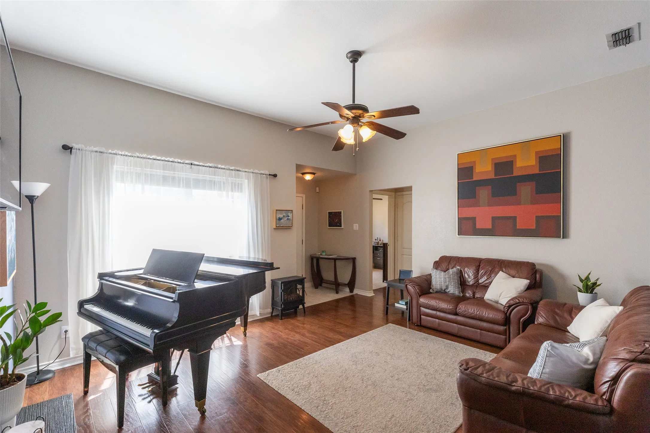 Single Family Residence For Sale in Taylor County , 3934 Wake Forest Lane, Abilene, Texas 79602, 3 Bedroom, 2 Bathroom, 2 Garage spaces, 1,318 Sqft, built in 1998, mls#21362765, Real Estate Agent in Abilene, Homes For Sale in Taylor county, Homes For Sale in Abilene, Realtor in Abilene Texas, Real Estate Brokerage Independent Realty Texas, Luminita Cordes Realtor