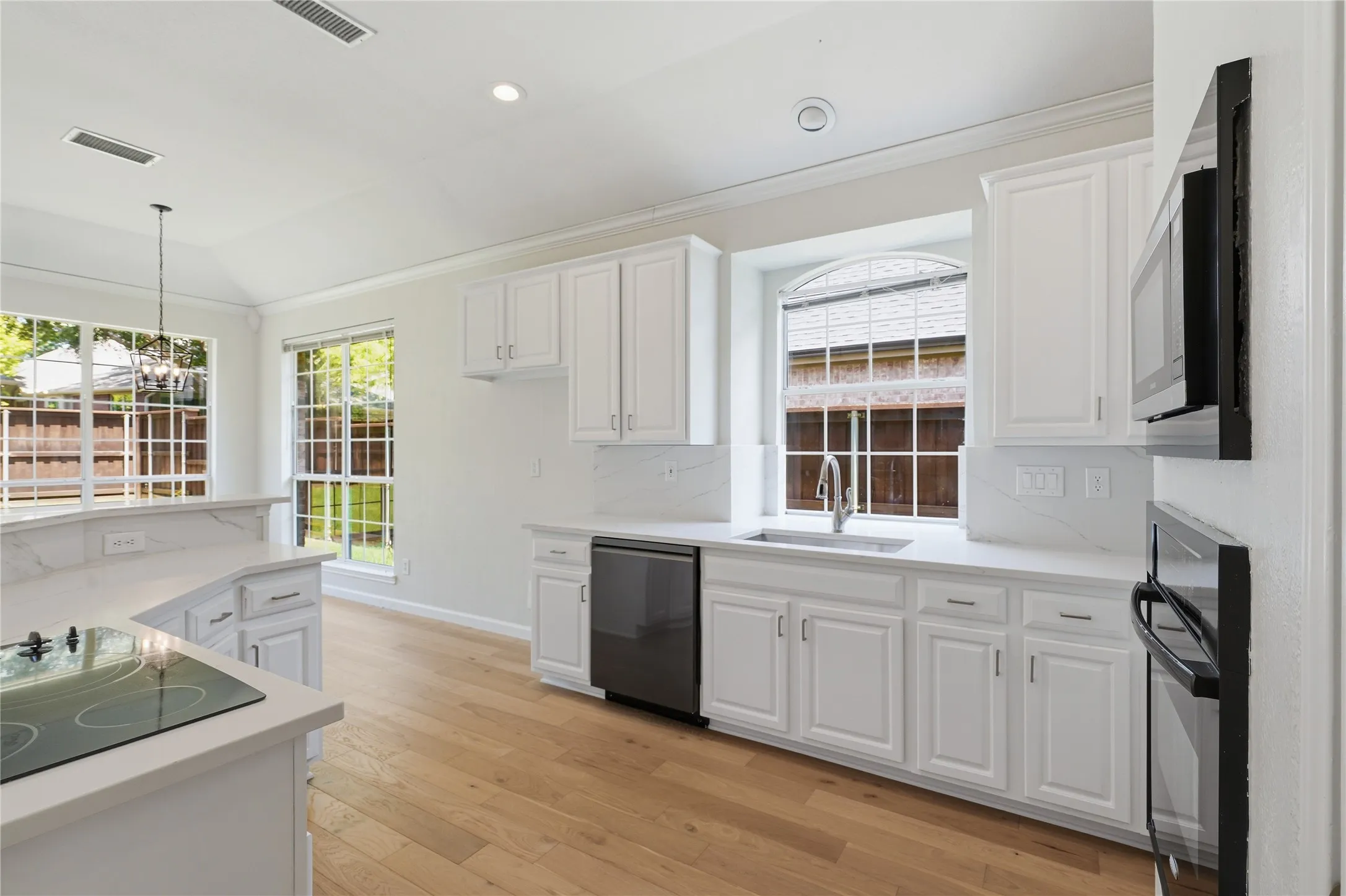 Single Family Residence For Sale in Collin County , 1432 Lone Star Court, Allen, Texas 75013, 4 Bedroom, 3 Bathroom, 2 Garage spaces, 2,332 Sqft, built in 1994, mls#21366672, Real Estate Agent in Allen, Homes For Sale in Collin county, Homes For Sale in Allen, Realtor in Allen Texas, Real Estate Brokerage Independent Realty Texas, Luminita Cordes Realtor