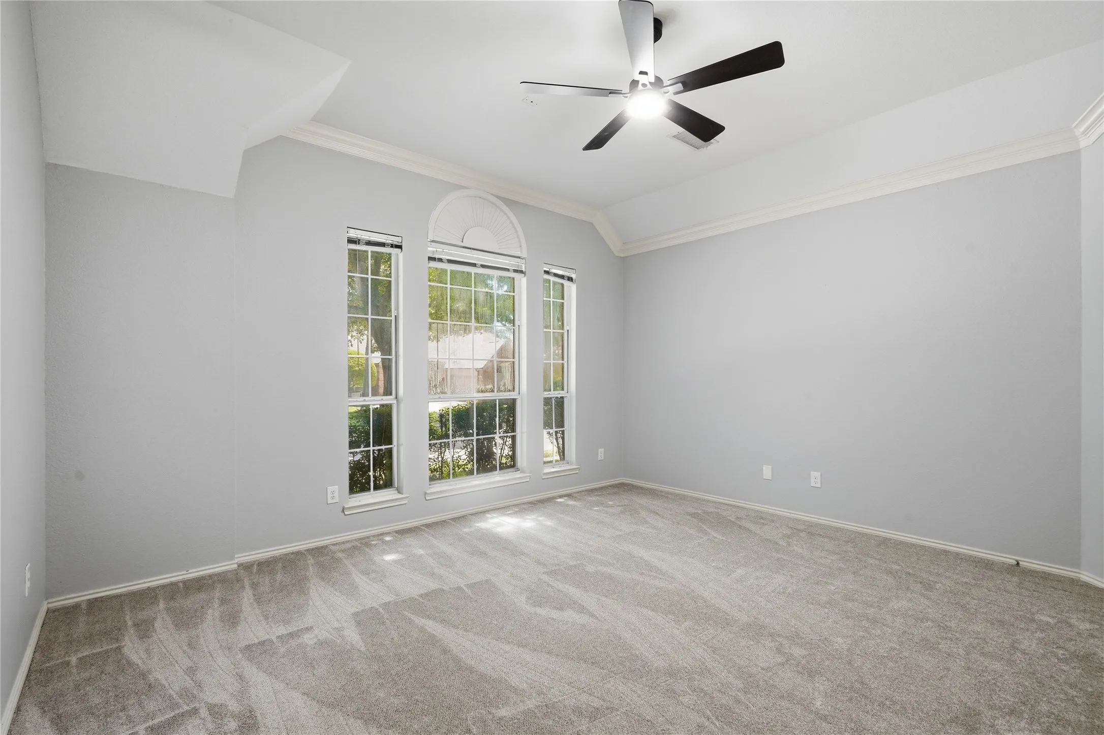 Single Family Residence For Sale in Collin County , 1432 Lone Star Court, Allen, Texas 75013, 4 Bedroom, 3 Bathroom, 2 Garage spaces, 2,332 Sqft, built in 1994, mls#21366672, Real Estate Agent in Allen, Homes For Sale in Collin county, Homes For Sale in Allen, Realtor in Allen Texas, Real Estate Brokerage Independent Realty Texas, Luminita Cordes Realtor