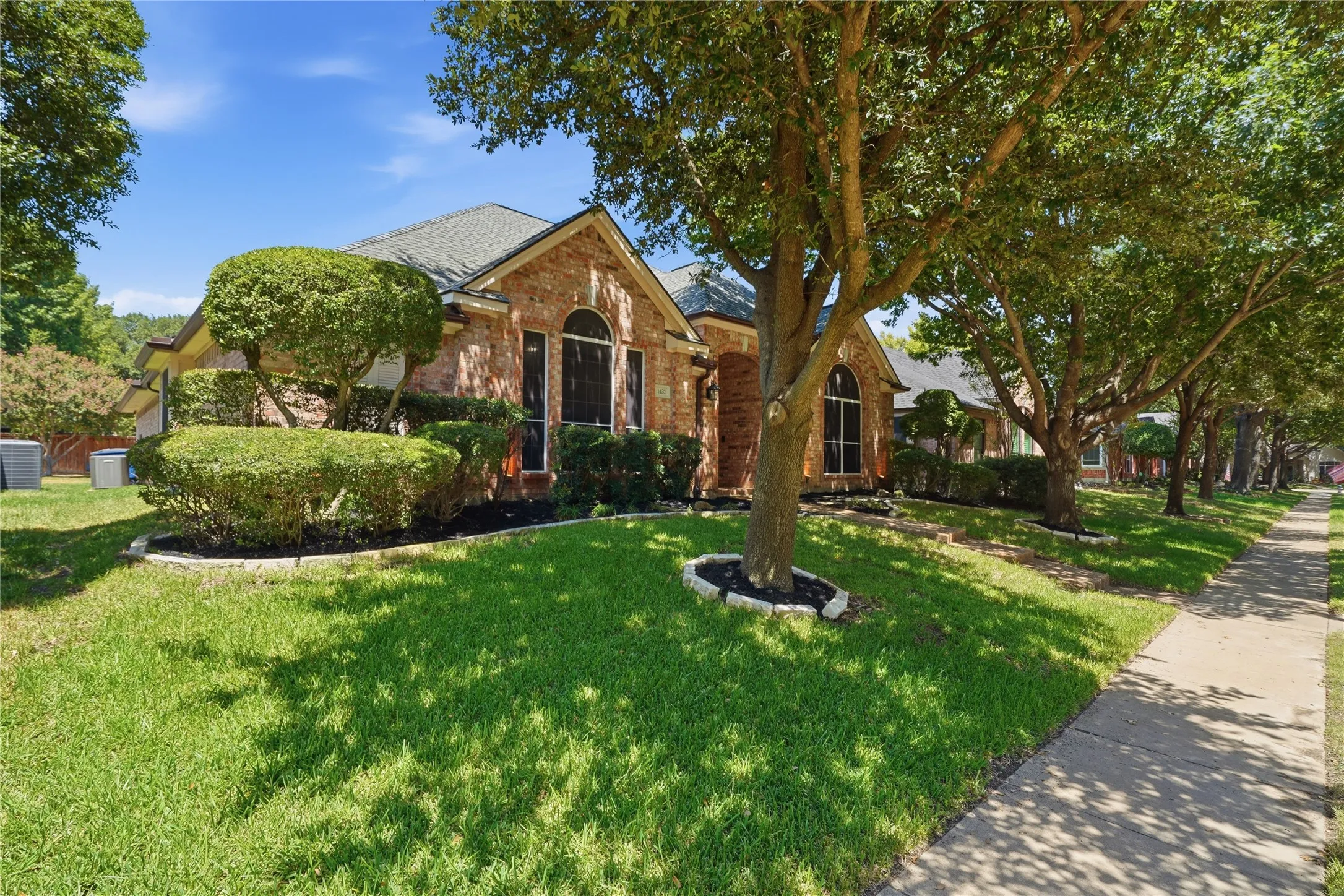 Single Family Residence For Sale in Collin County , 1432 Lone Star Court, Allen, Texas 75013, 4 Bedroom, 3 Bathroom, 2 Garage spaces, 2,332 Sqft, built in 1994, mls#21366672, Real Estate Agent in Allen, Homes For Sale in Collin county, Homes For Sale in Allen, Realtor in Allen Texas, Real Estate Brokerage Independent Realty Texas, Luminita Cordes Realtor