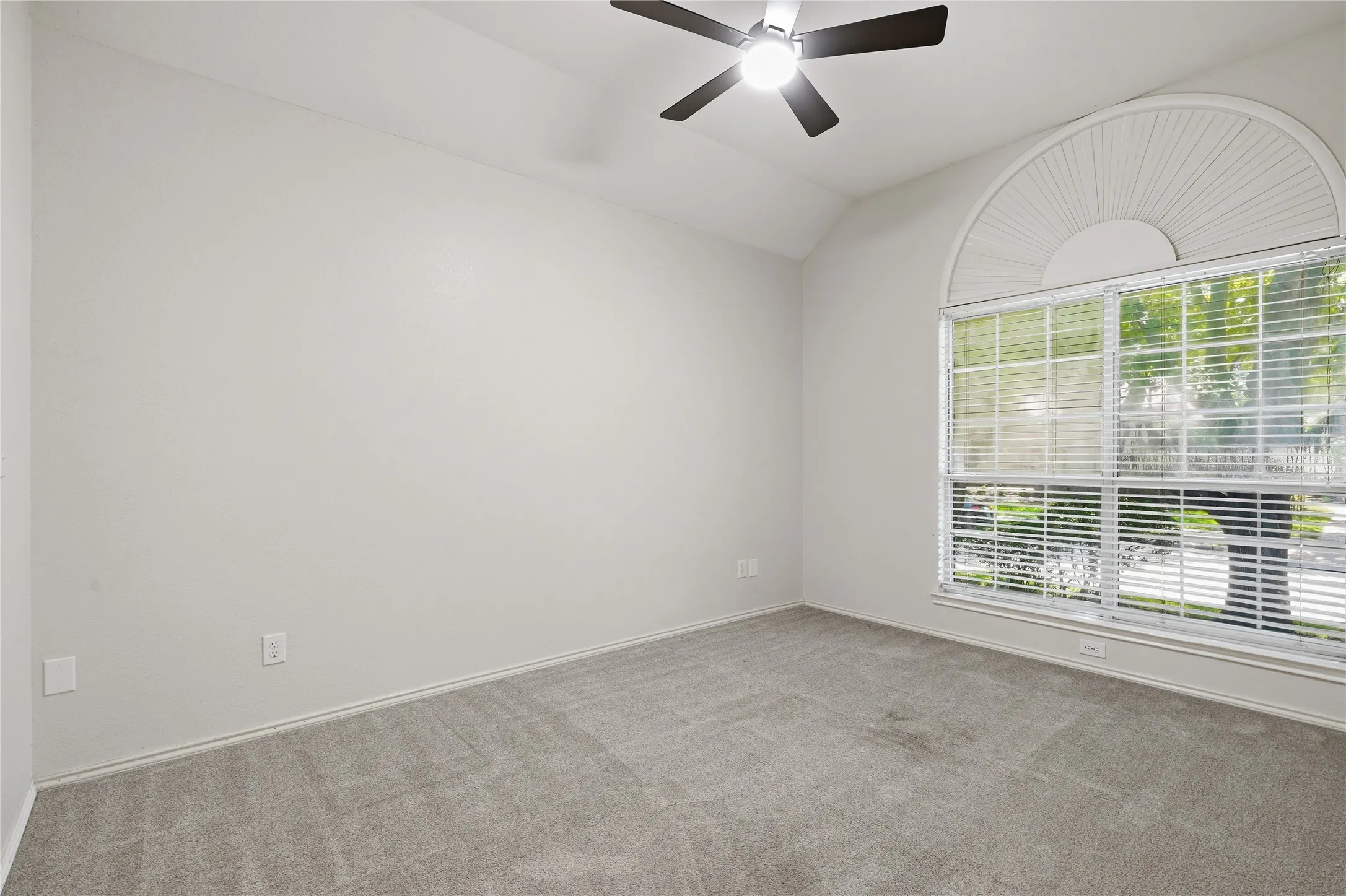 Single Family Residence For Sale in Collin County , 1432 Lone Star Court, Allen, Texas 75013, 4 Bedroom, 3 Bathroom, 2 Garage spaces, 2,332 Sqft, built in 1994, mls#21366672, Real Estate Agent in Allen, Homes For Sale in Collin county, Homes For Sale in Allen, Realtor in Allen Texas, Real Estate Brokerage Independent Realty Texas, Luminita Cordes Realtor