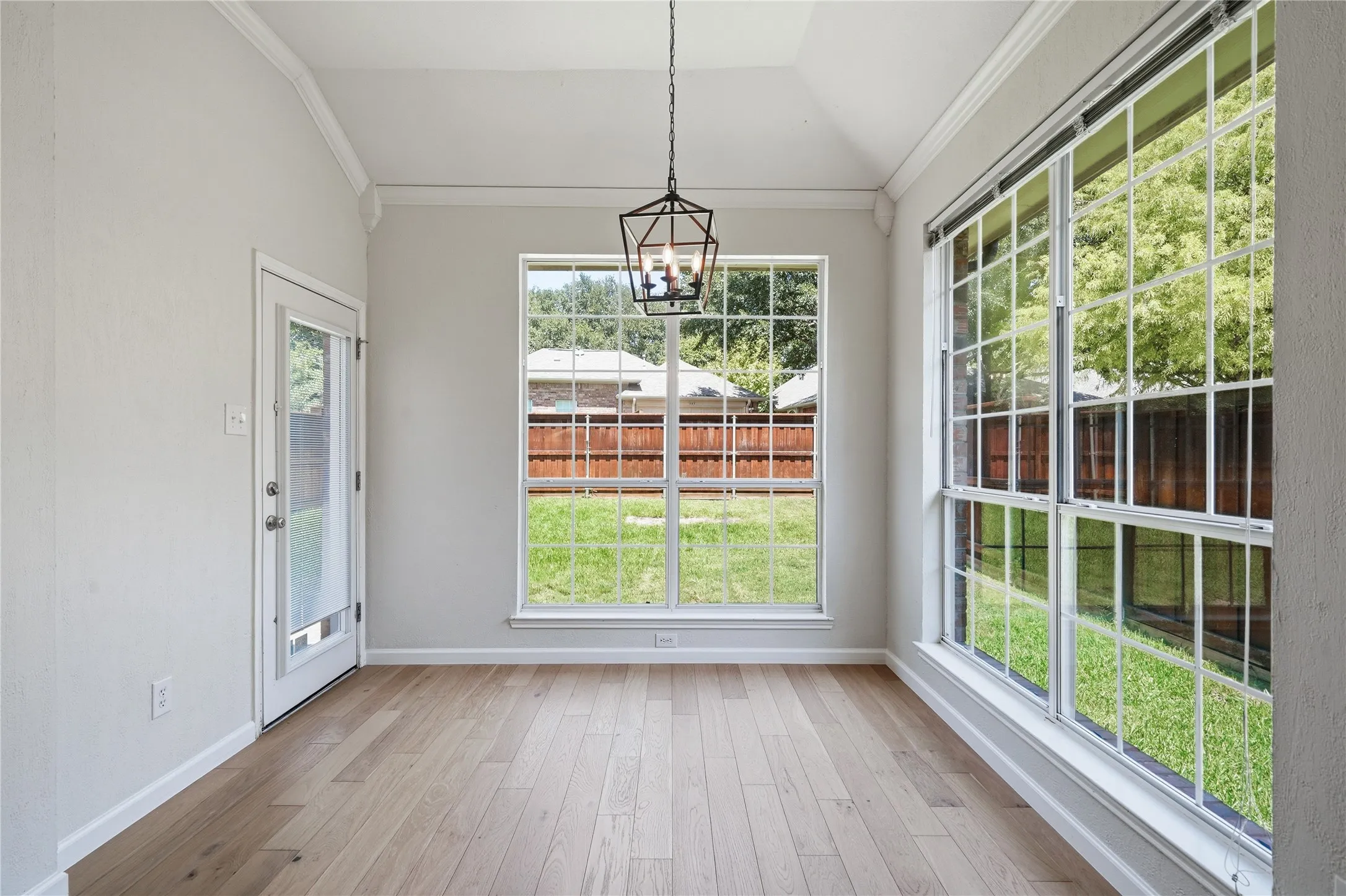 Single Family Residence For Sale in Collin County , 1432 Lone Star Court, Allen, Texas 75013, 4 Bedroom, 3 Bathroom, 2 Garage spaces, 2,332 Sqft, built in 1994, mls#21366672, Real Estate Agent in Allen, Homes For Sale in Collin county, Homes For Sale in Allen, Realtor in Allen Texas, Real Estate Brokerage Independent Realty Texas, Luminita Cordes Realtor