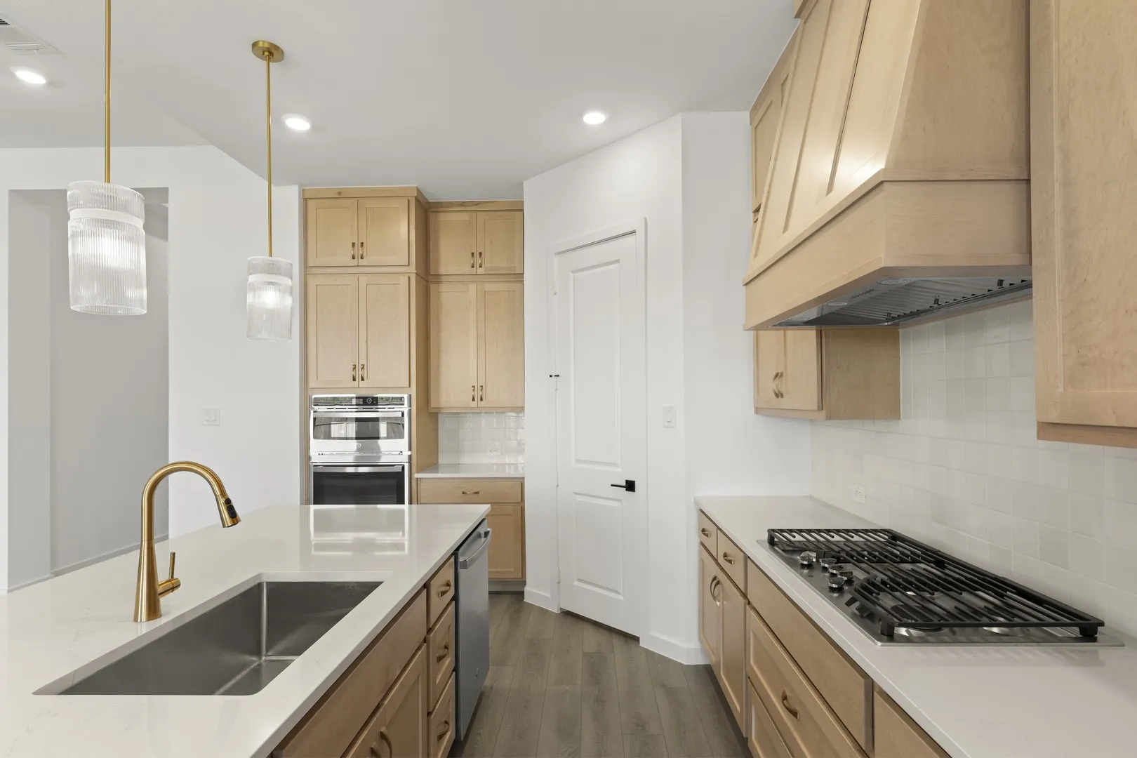 14. 6804 Gibson - Kitchen (4)