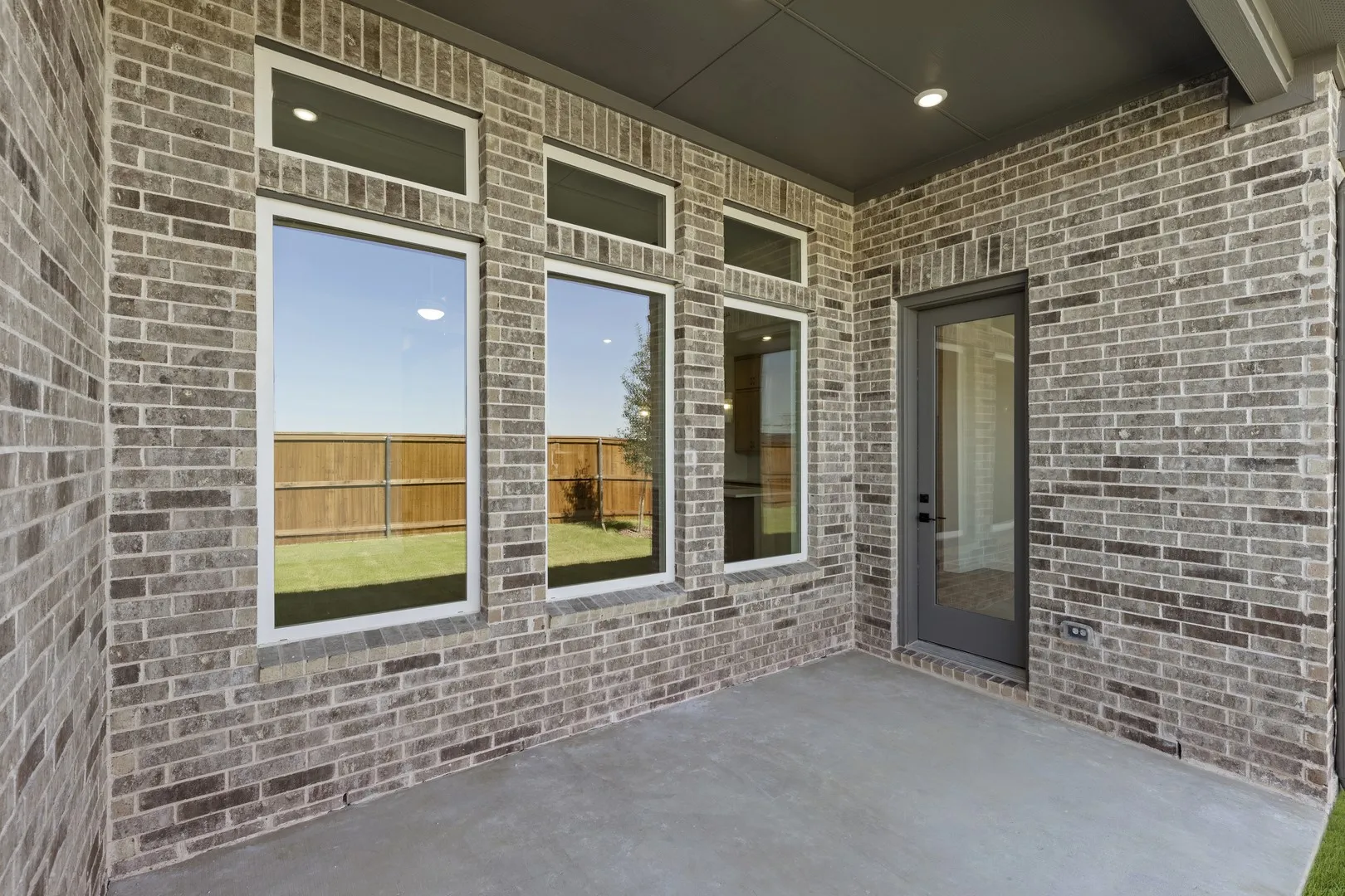 25. 6804 Gibson - Patio