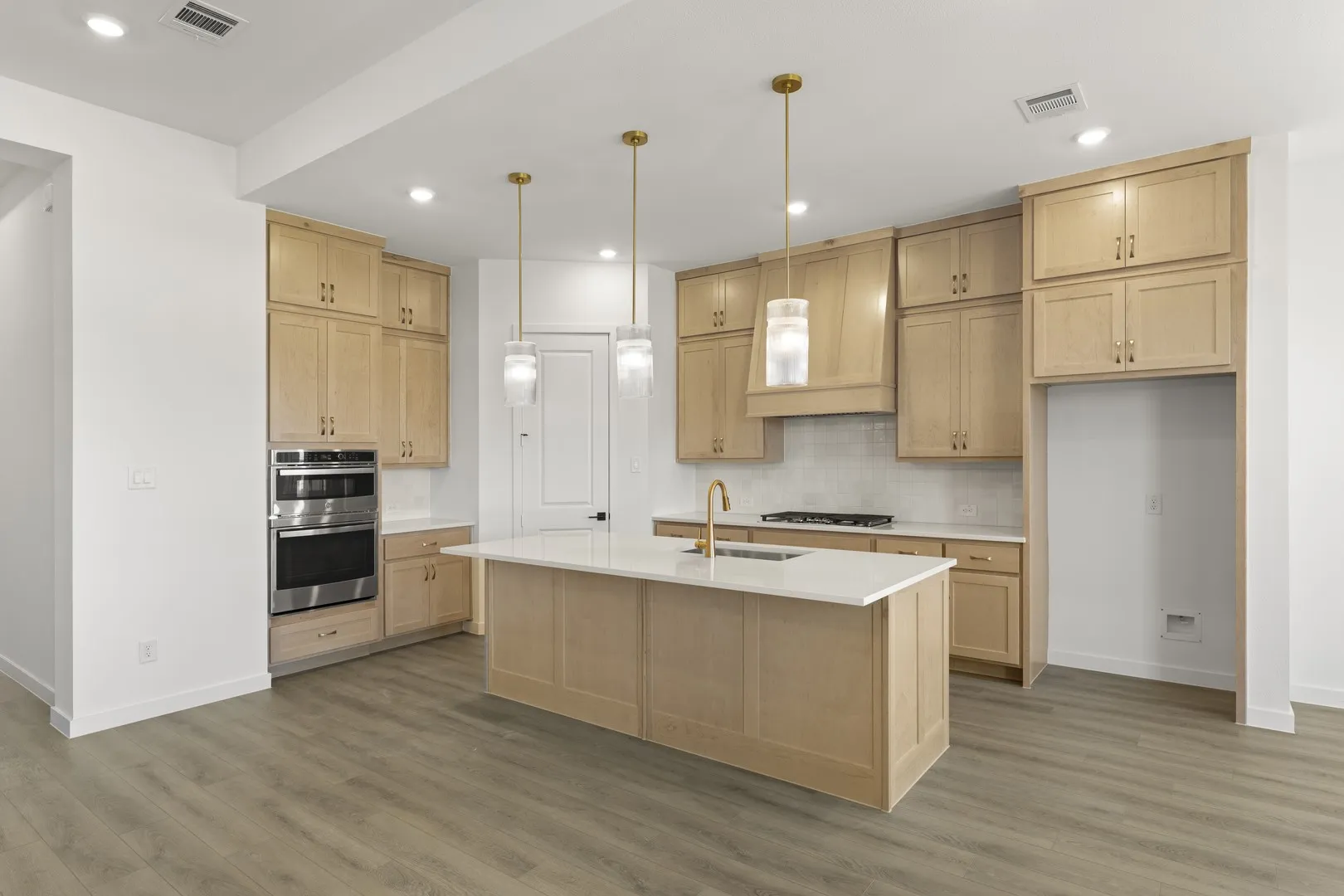 12. 6804 Gibson - Kitchen (2)