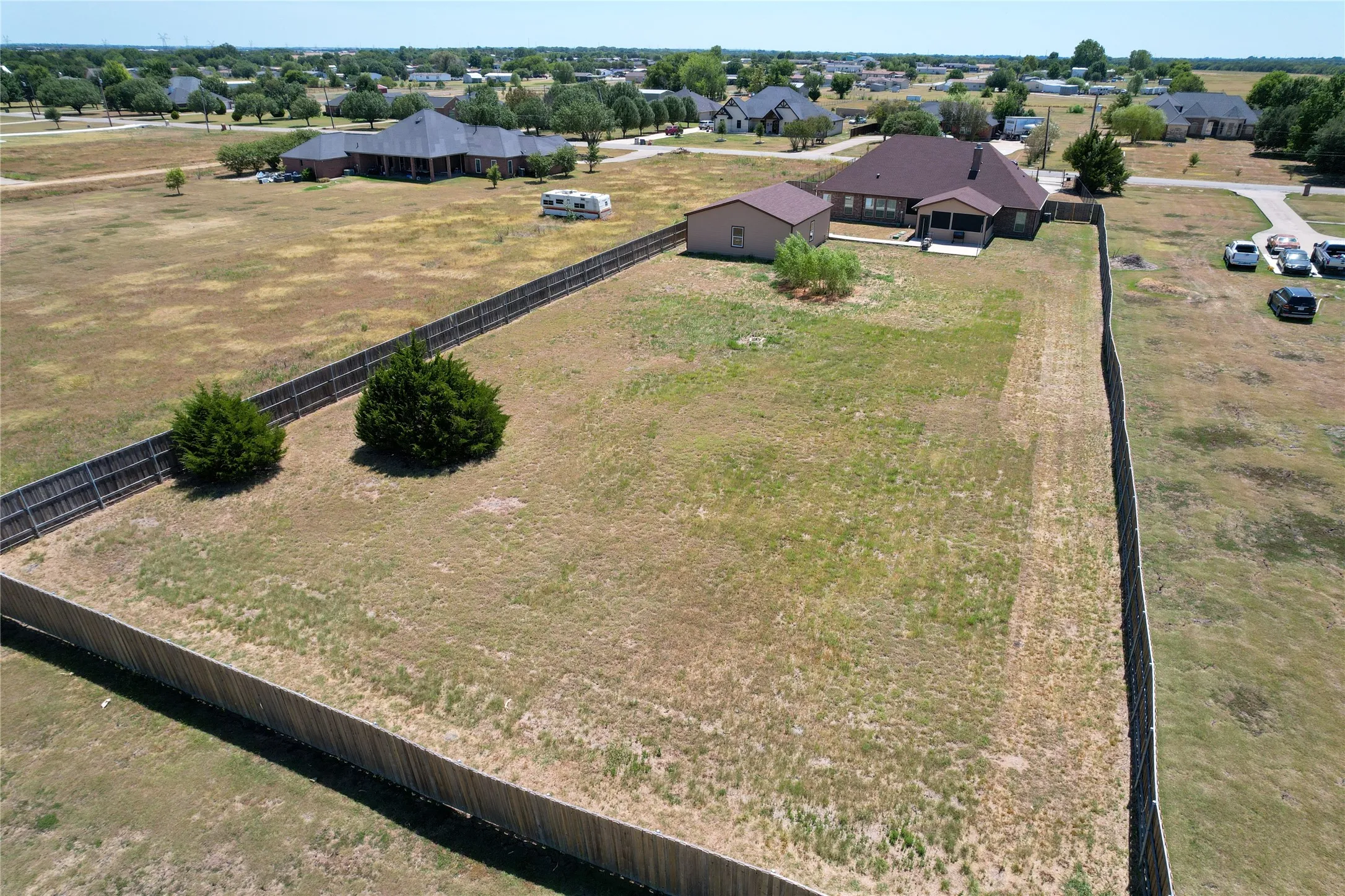 Single Family Residence For Sale in Ellis County , 829 Meadow Lark Lane, Red Oak, Texas 75154, 4 Bedroom, 4 Bathroom, 2 Garage spaces, 2,397 Sqft, built in 2017, mls#21344433, Real Estate Agent in Red Oak, Homes For Sale in Ellis county, Homes For Sale in Red Oak, Realtor in Red Oak Texas, Real Estate Brokerage Independent Realty Texas, Luminita Cordes Realtor