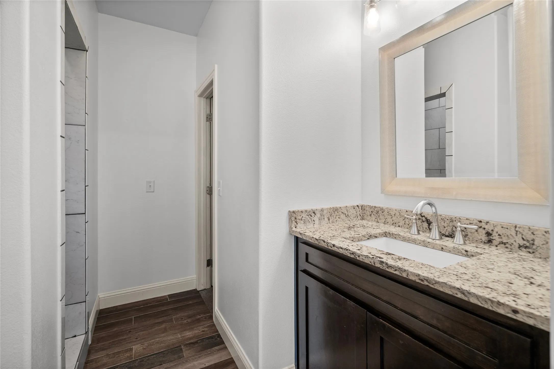 Single Family Residence For Sale in Ellis County , 829 Meadow Lark Lane, Red Oak, Texas 75154, 4 Bedroom, 4 Bathroom, 2 Garage spaces, 2,397 Sqft, built in 2017, mls#21344433, Real Estate Agent in Red Oak, Homes For Sale in Ellis county, Homes For Sale in Red Oak, Realtor in Red Oak Texas, Real Estate Brokerage Independent Realty Texas, Luminita Cordes Realtor