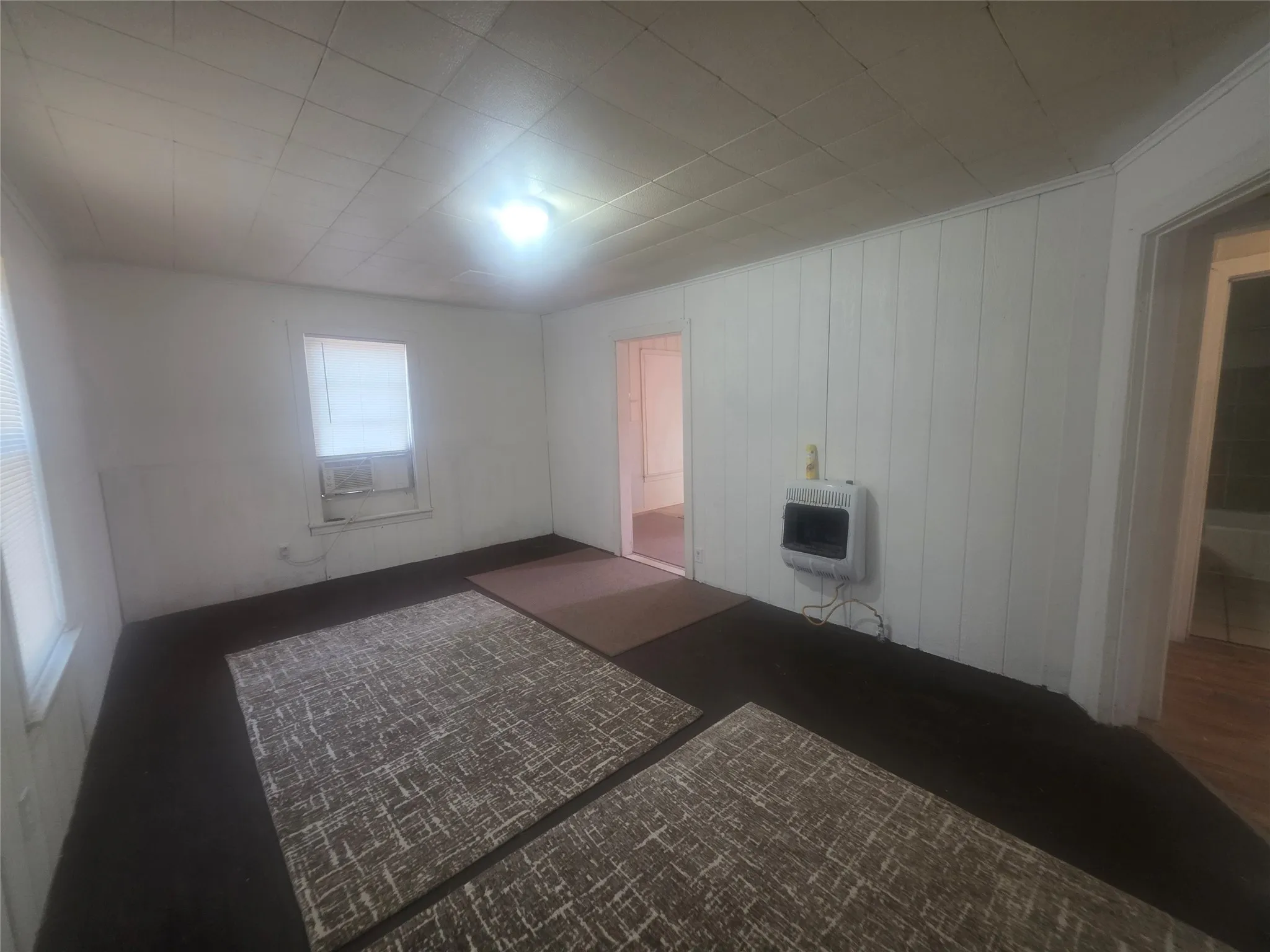 Single Family Residence For Sale in Young County , 209 Ohio Avenue, Graham, Texas 76450, 2 Bedroom, 1 Bathroom, Garage spaces, 768 Sqft, built in 1945, mls#21366673, Real Estate Agent in Graham, Homes For Sale in Young county, Homes For Sale in Graham, Realtor in Graham Texas, Real Estate Brokerage Independent Realty Texas, Luminita Cordes Realtor