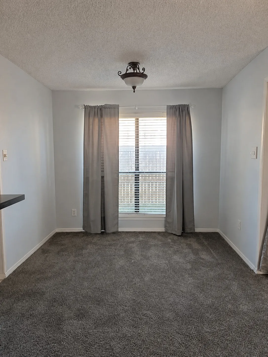 Townhouse For Sale in Tarrant County , 2106 Rainbow Drive 4212, Arlington, Texas 76011, 2 Bedroom, 1 Bathroom, Garage spaces, 963 Sqft, built in 1983, mls#21366583, Real Estate Agent in Arlington, Homes For Sale in Tarrant county, Homes For Sale in Arlington, Realtor in Arlington Texas, Real Estate Brokerage Independent Realty Texas, Luminita Cordes Realtor