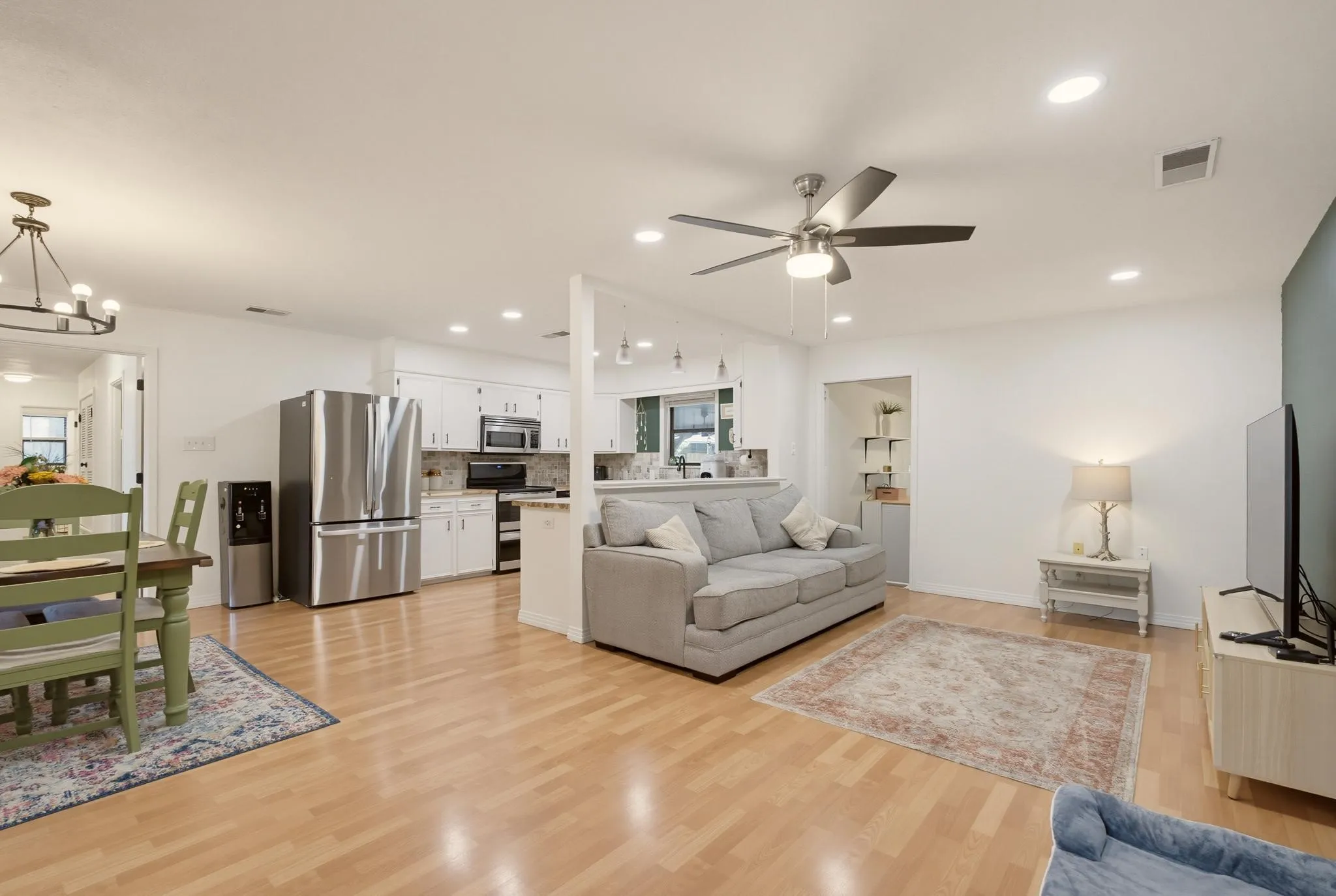 Single Family Residence For Sale in Taylor County , 2363 S 34th Street, Abilene, Texas 79605, 3 Bedroom, 2 Bathroom, 2 Garage spaces, 1,780 Sqft, built in 1955, mls#21365679, Real Estate Agent in Abilene, Homes For Sale in Taylor county, Homes For Sale in Abilene, Realtor in Abilene Texas, Real Estate Brokerage Independent Realty Texas, Luminita Cordes Realtor