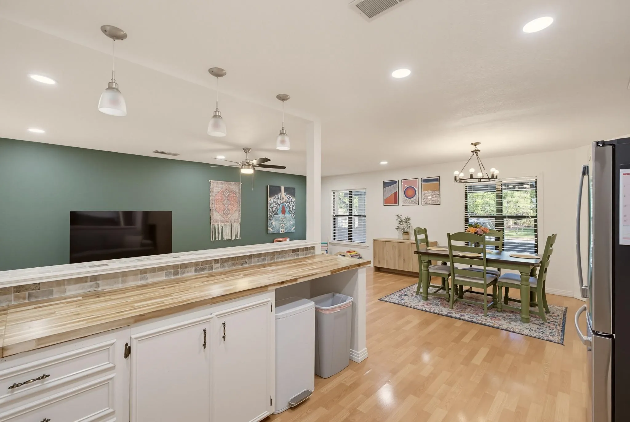 Eat-in kitchen with dedicated dining area.