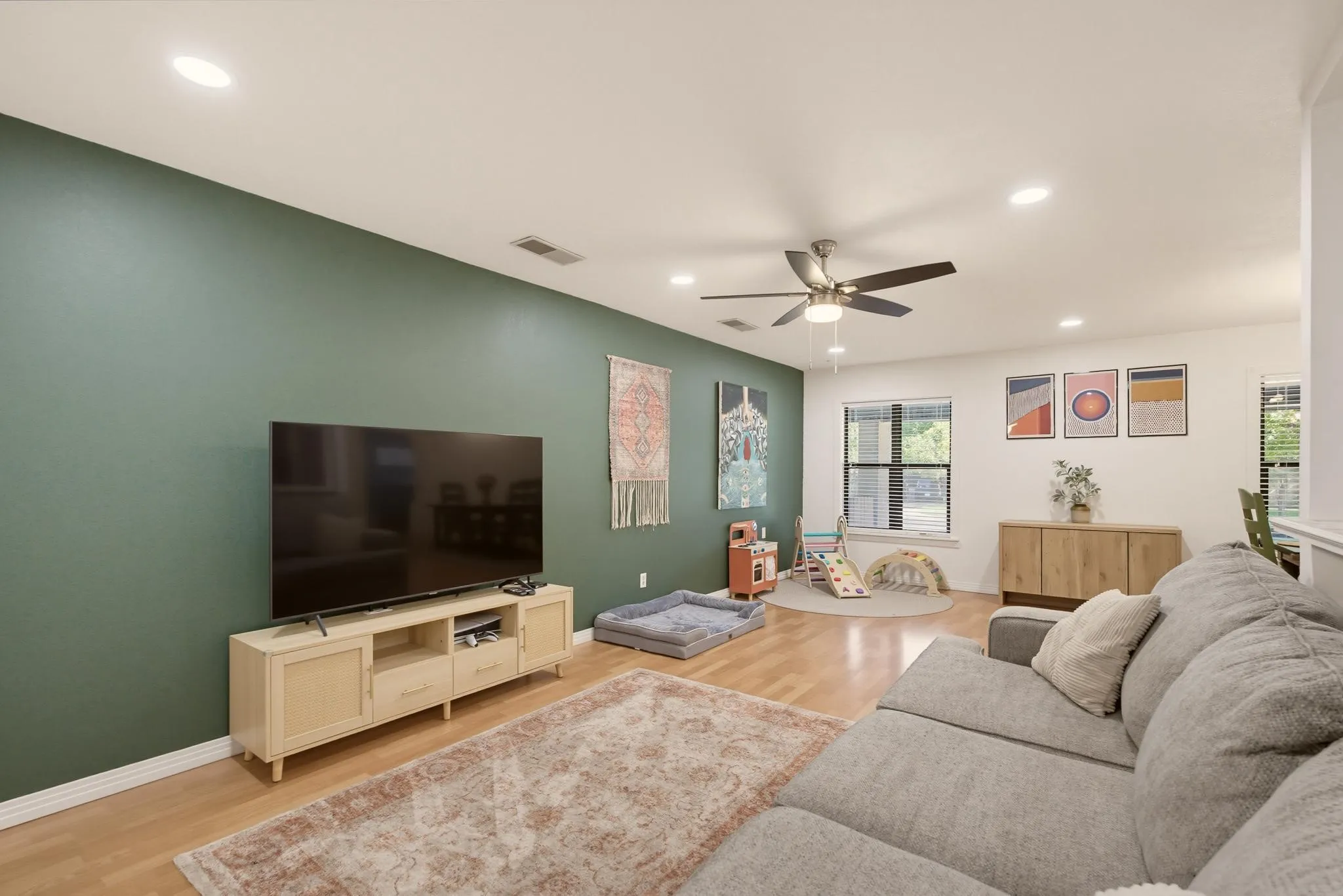 Single Family Residence For Sale in Taylor County , 2363 S 34th Street, Abilene, Texas 79605, 3 Bedroom, 2 Bathroom, 2 Garage spaces, 1,780 Sqft, built in 1955, mls#21365679, Real Estate Agent in Abilene, Homes For Sale in Taylor county, Homes For Sale in Abilene, Realtor in Abilene Texas, Real Estate Brokerage Independent Realty Texas, Luminita Cordes Realtor