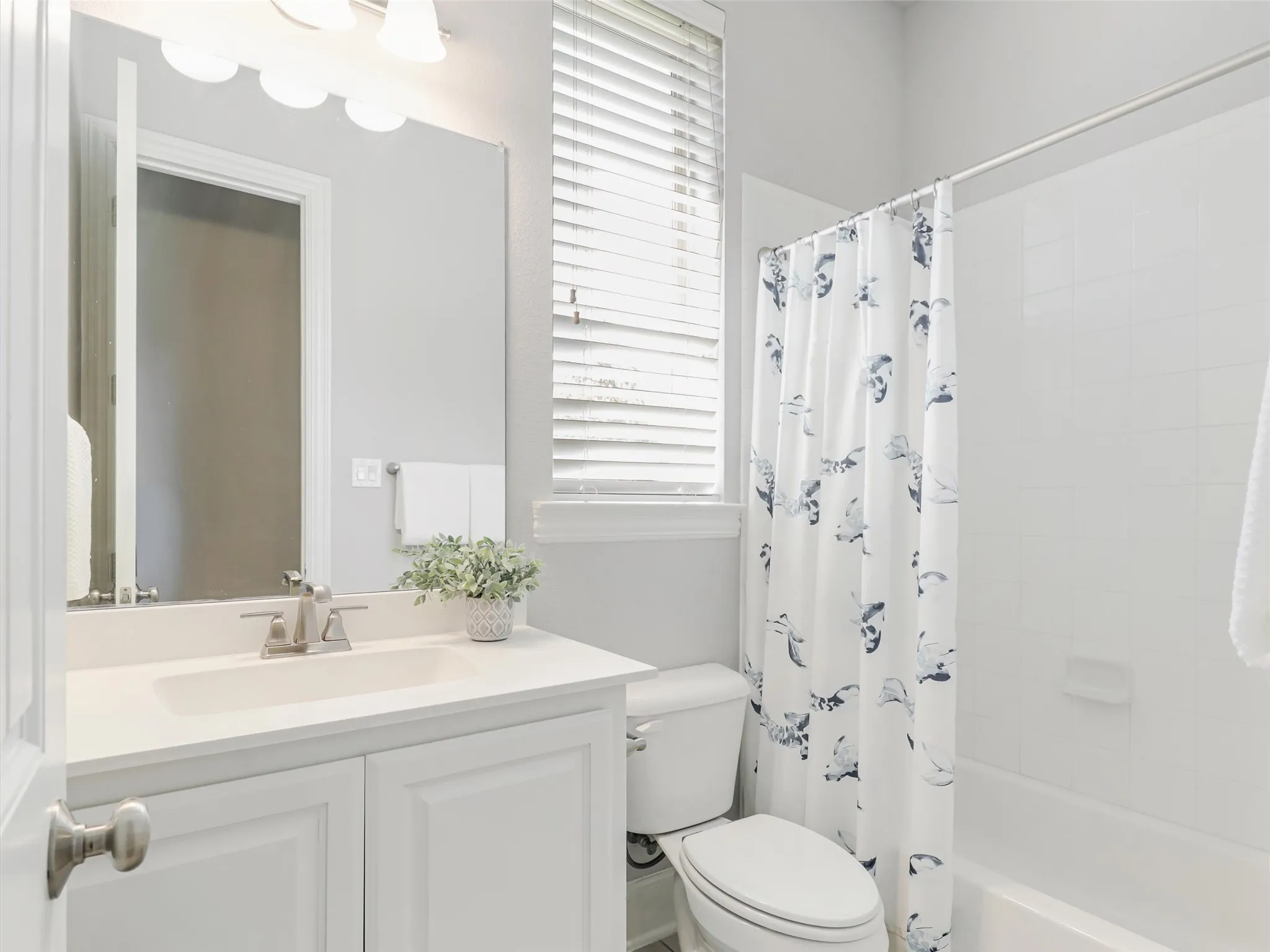 Single Family Residence For Sale in Collin County , 508 Cotton Gin Trail, Allen, Texas 75013, 5 Bedroom, 6 Bathroom, 3 Garage spaces, 4,732 Sqft, built in 2017, mls#21366676, Real Estate Agent in Allen, Homes For Sale in Collin county, Homes For Sale in Allen, Realtor in Allen Texas, Real Estate Brokerage Independent Realty Texas, Luminita Cordes Realtor