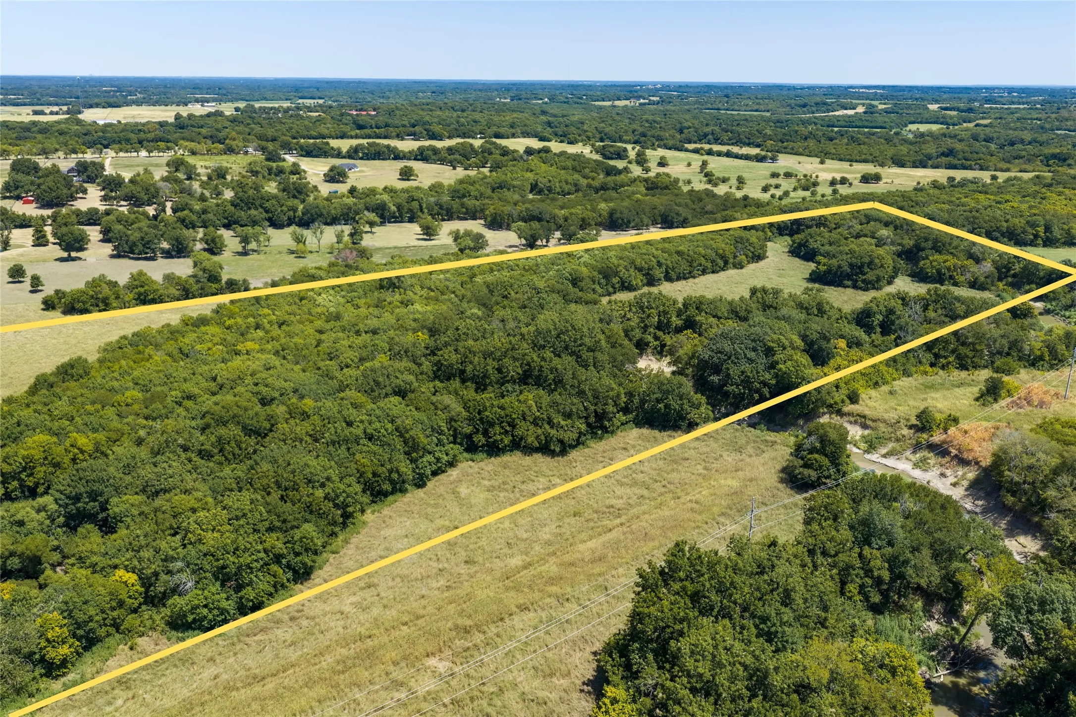Single Family Residence For Sale in Grayson County , 346 Smith Oak Road, Sherman, Texas 75090, 4 Bedroom, 3 Bathroom, 4 Garage spaces, 2,787 Sqft, built in 1972, mls#21364281, Real Estate Agent in Sherman, Homes For Sale in Grayson county, Homes For Sale in Sherman, Realtor in Sherman Texas, Real Estate Brokerage Independent Realty Texas, Luminita Cordes Realtor