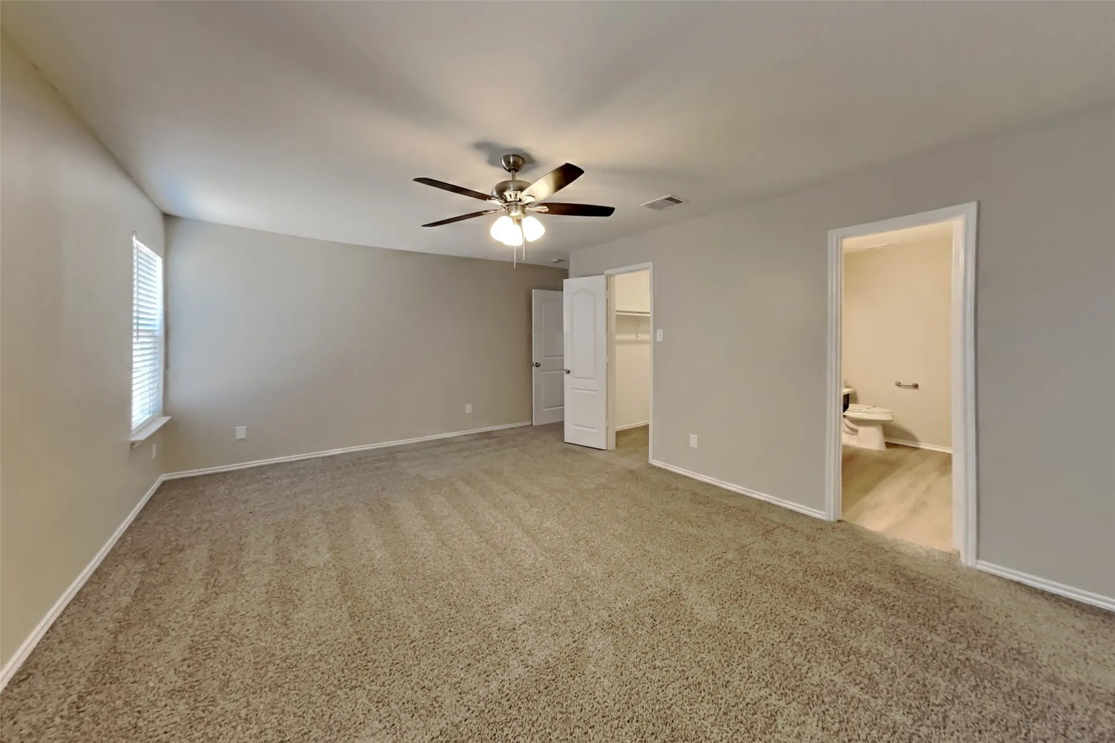 Single Family Residence For Rent in Tarrant County , 13837 Canyon Ranch Road, Fort Worth, Texas 76262, 3 Bedroom, 2 Bathroom, 2 Garage spaces, 1,623 Sqft, built in 2004, mls#21366677, Real Estate Agent in Fort Worth, Homes For Rent in Tarrant county, Homes For Rent in Fort Worth, Realtor in Fort Worth Texas, Real Estate Brokerage Independent Realty Texas, Luminita Cordes Realtor