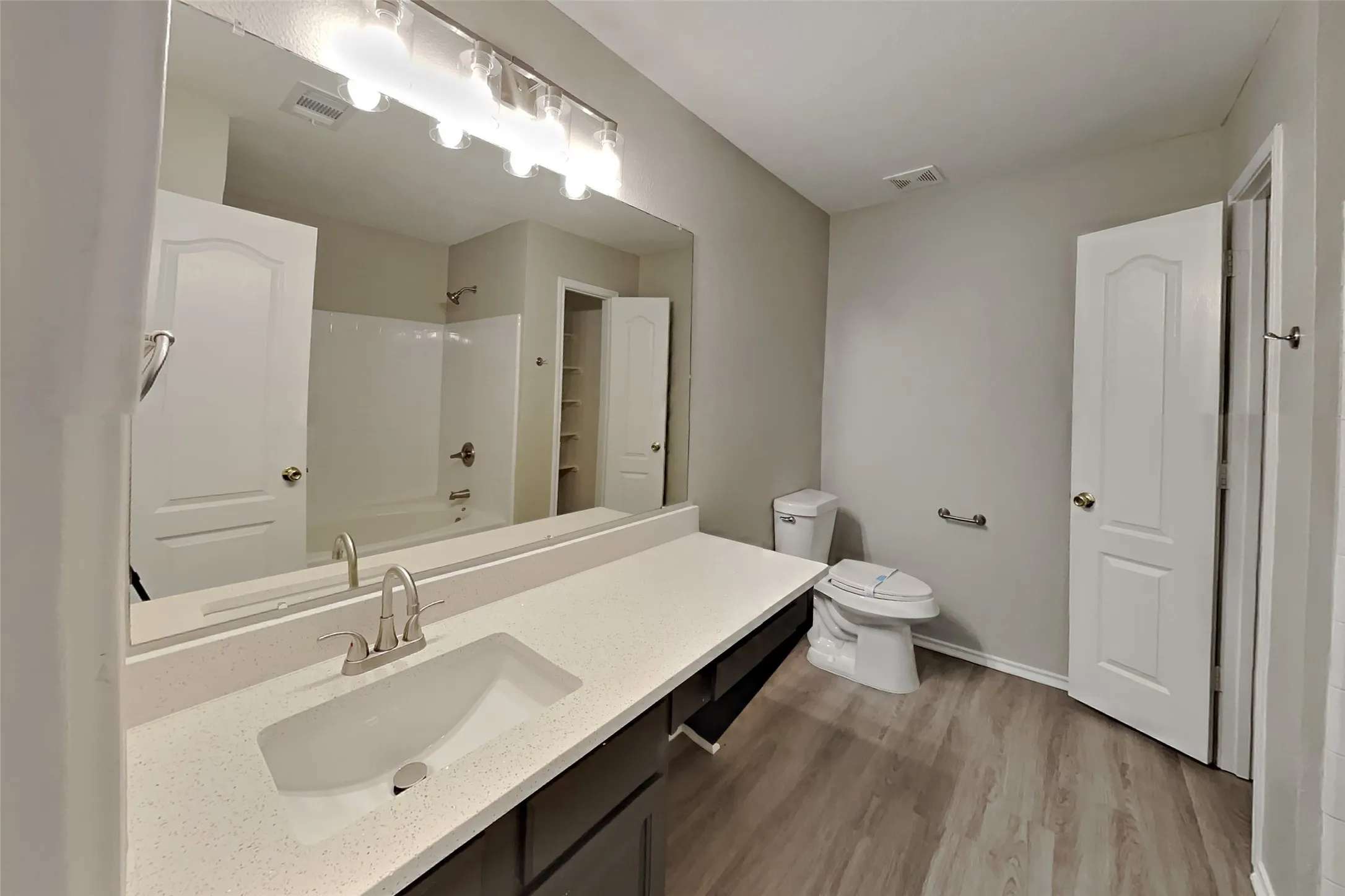 Single Family Residence For Rent in Tarrant County , 13837 Canyon Ranch Road, Fort Worth, Texas 76262, 3 Bedroom, 2 Bathroom, 2 Garage spaces, 1,623 Sqft, built in 2004, mls#21366677, Real Estate Agent in Fort Worth, Homes For Rent in Tarrant county, Homes For Rent in Fort Worth, Realtor in Fort Worth Texas, Real Estate Brokerage Independent Realty Texas, Luminita Cordes Realtor