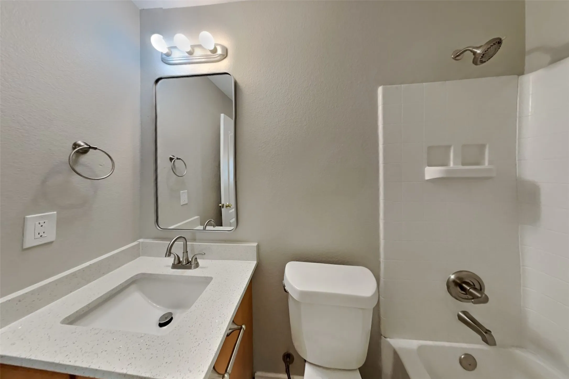 Single Family Residence For Rent in Tarrant County , 13837 Canyon Ranch Road, Fort Worth, Texas 76262, 3 Bedroom, 2 Bathroom, 2 Garage spaces, 1,623 Sqft, built in 2004, mls#21366677, Real Estate Agent in Fort Worth, Homes For Rent in Tarrant county, Homes For Rent in Fort Worth, Realtor in Fort Worth Texas, Real Estate Brokerage Independent Realty Texas, Luminita Cordes Realtor