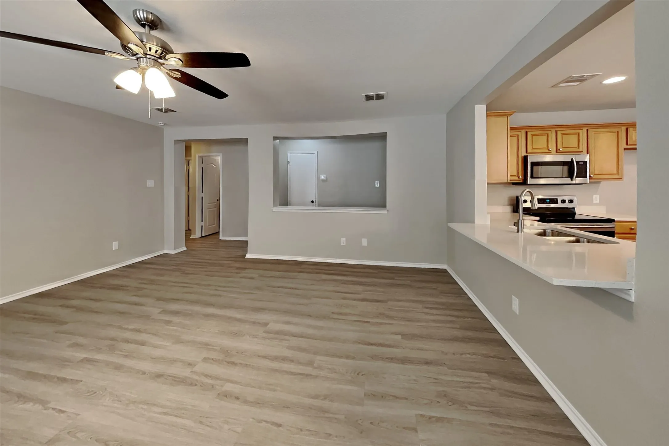 Single Family Residence For Rent in Tarrant County , 13837 Canyon Ranch Road, Fort Worth, Texas 76262, 3 Bedroom, 2 Bathroom, 2 Garage spaces, 1,623 Sqft, built in 2004, mls#21366677, Real Estate Agent in Fort Worth, Homes For Rent in Tarrant county, Homes For Rent in Fort Worth, Realtor in Fort Worth Texas, Real Estate Brokerage Independent Realty Texas, Luminita Cordes Realtor
