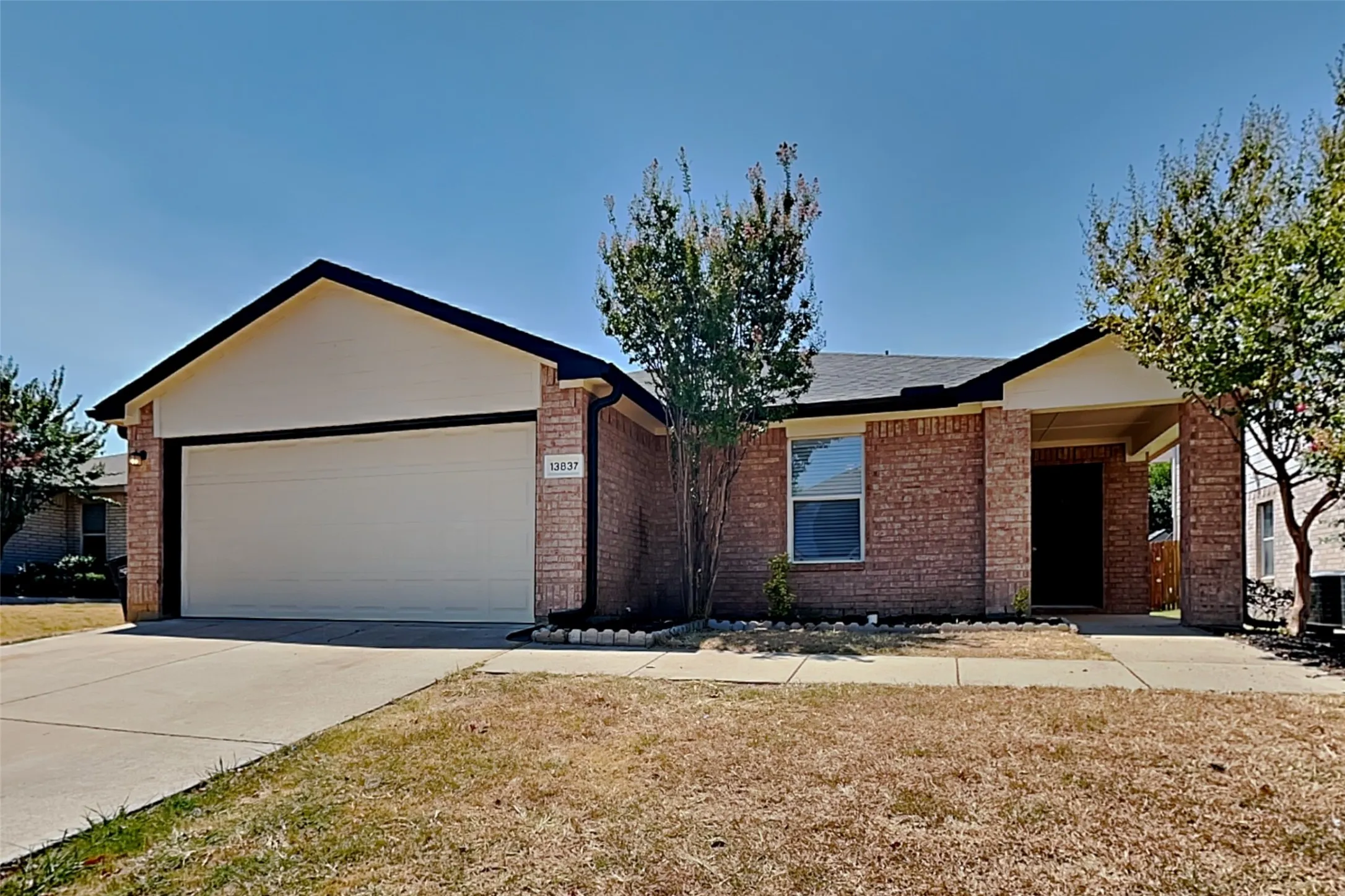 Single Family Residence For Rent in Tarrant County , 13837 Canyon Ranch Road, Fort Worth, Texas 76262, 3 Bedroom, 2 Bathroom, 2 Garage spaces, 1,623 Sqft, built in 2004, mls#21366677, Real Estate Agent in Fort Worth, Homes For Rent in Tarrant county, Homes For Rent in Fort Worth, Realtor in Fort Worth Texas, Real Estate Brokerage Independent Realty Texas, Luminita Cordes Realtor