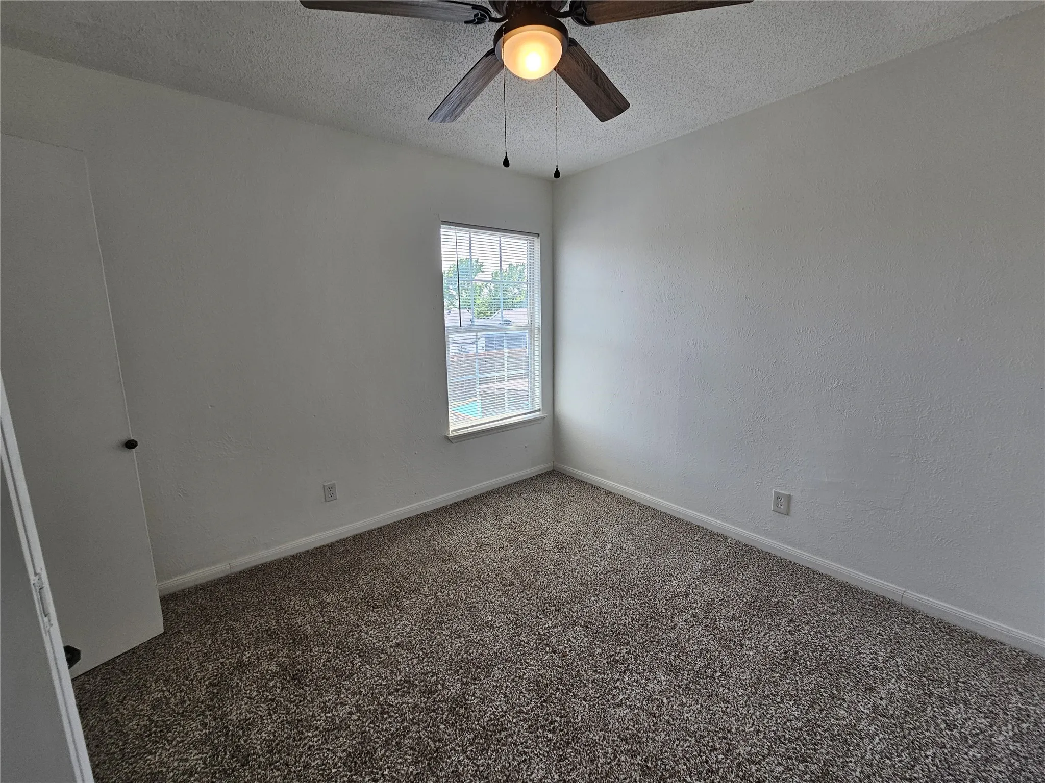 Single Family Residence For Rent in Denton County , 4273 Keys Drive, The Colony, Texas 75056, 5 Bedroom, 2 Bathroom, 2 Garage spaces, 1,626 Sqft, built in 1984, mls#21366681, Real Estate Agent in The Colony, Homes For Rent in Denton county, Homes For Rent in The Colony, Realtor in The Colony Texas, Real Estate Brokerage Independent Realty Texas, Luminita Cordes Realtor