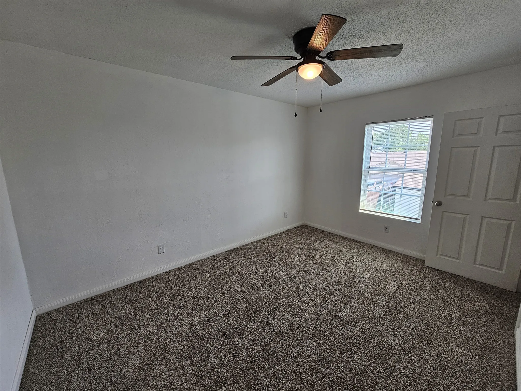 Single Family Residence For Rent in Denton County , 4273 Keys Drive, The Colony, Texas 75056, 5 Bedroom, 2 Bathroom, 2 Garage spaces, 1,626 Sqft, built in 1984, mls#21366681, Real Estate Agent in The Colony, Homes For Rent in Denton county, Homes For Rent in The Colony, Realtor in The Colony Texas, Real Estate Brokerage Independent Realty Texas, Luminita Cordes Realtor