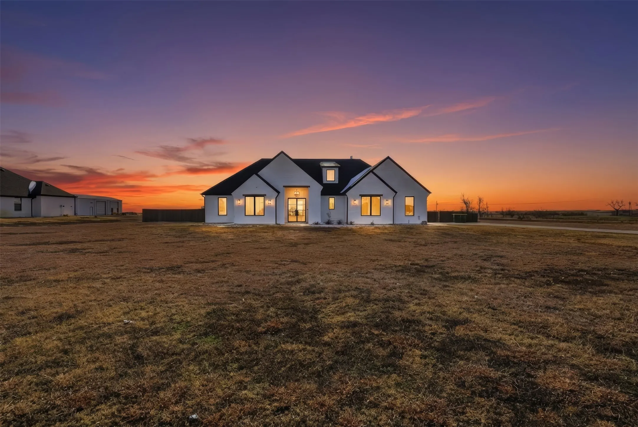 Single Family Residence For Sale in Johnson County , 8410 County Road 301, Grandview, Texas 76050, 4 Bedroom, 3 Bathroom, 2 Garage spaces, 2,250 Sqft, built in 2021, mls#21364849, Real Estate Agent in Grandview, Homes For Sale in Johnson county, Homes For Sale in Grandview, Realtor in Grandview Texas, Real Estate Brokerage Independent Realty Texas, Luminita Cordes Realtor