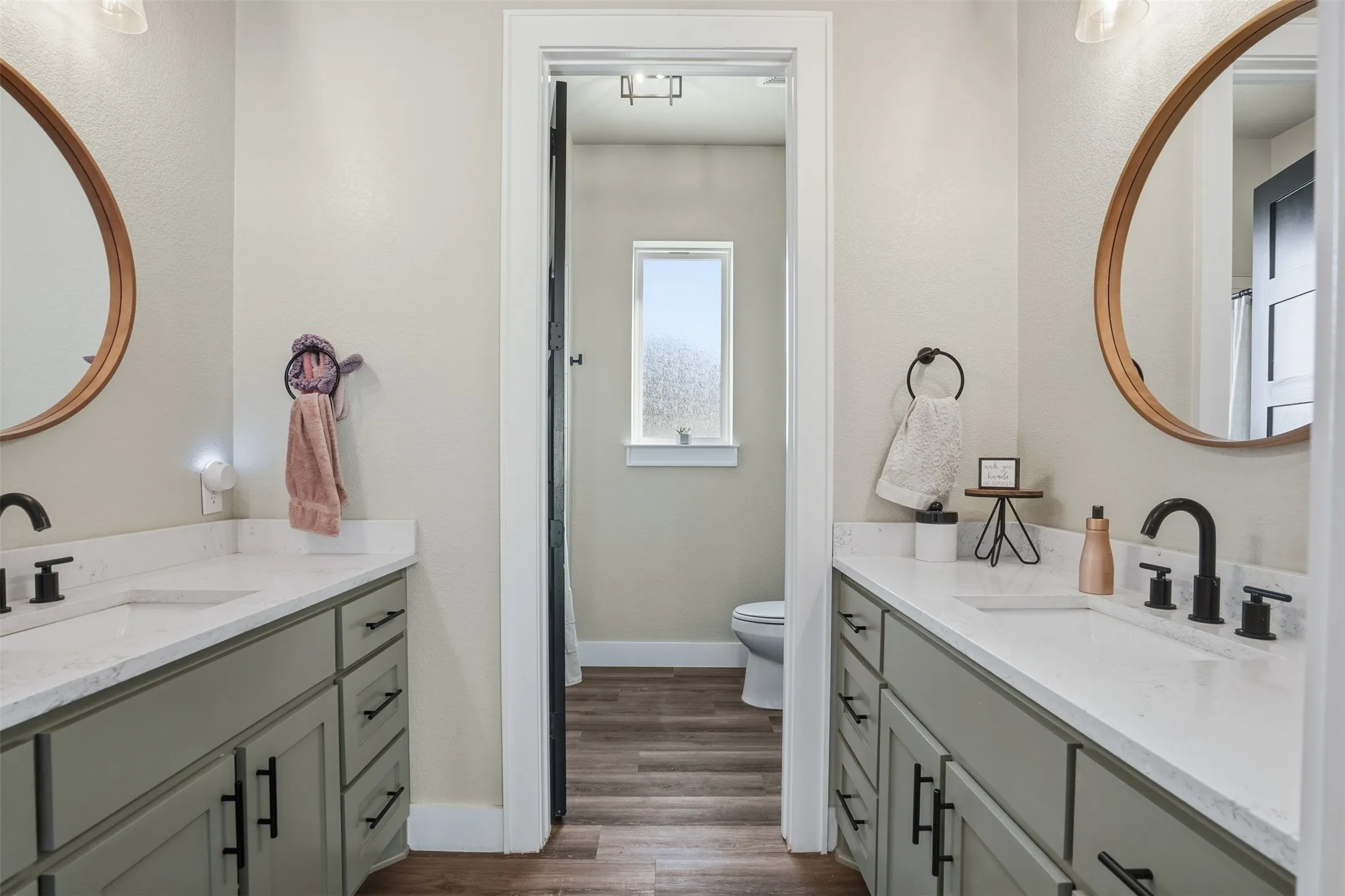 Single Family Residence For Sale in Johnson County , 8410 County Road 301, Grandview, Texas 76050, 4 Bedroom, 3 Bathroom, 2 Garage spaces, 2,250 Sqft, built in 2021, mls#21364849, Real Estate Agent in Grandview, Homes For Sale in Johnson county, Homes For Sale in Grandview, Realtor in Grandview Texas, Real Estate Brokerage Independent Realty Texas, Luminita Cordes Realtor