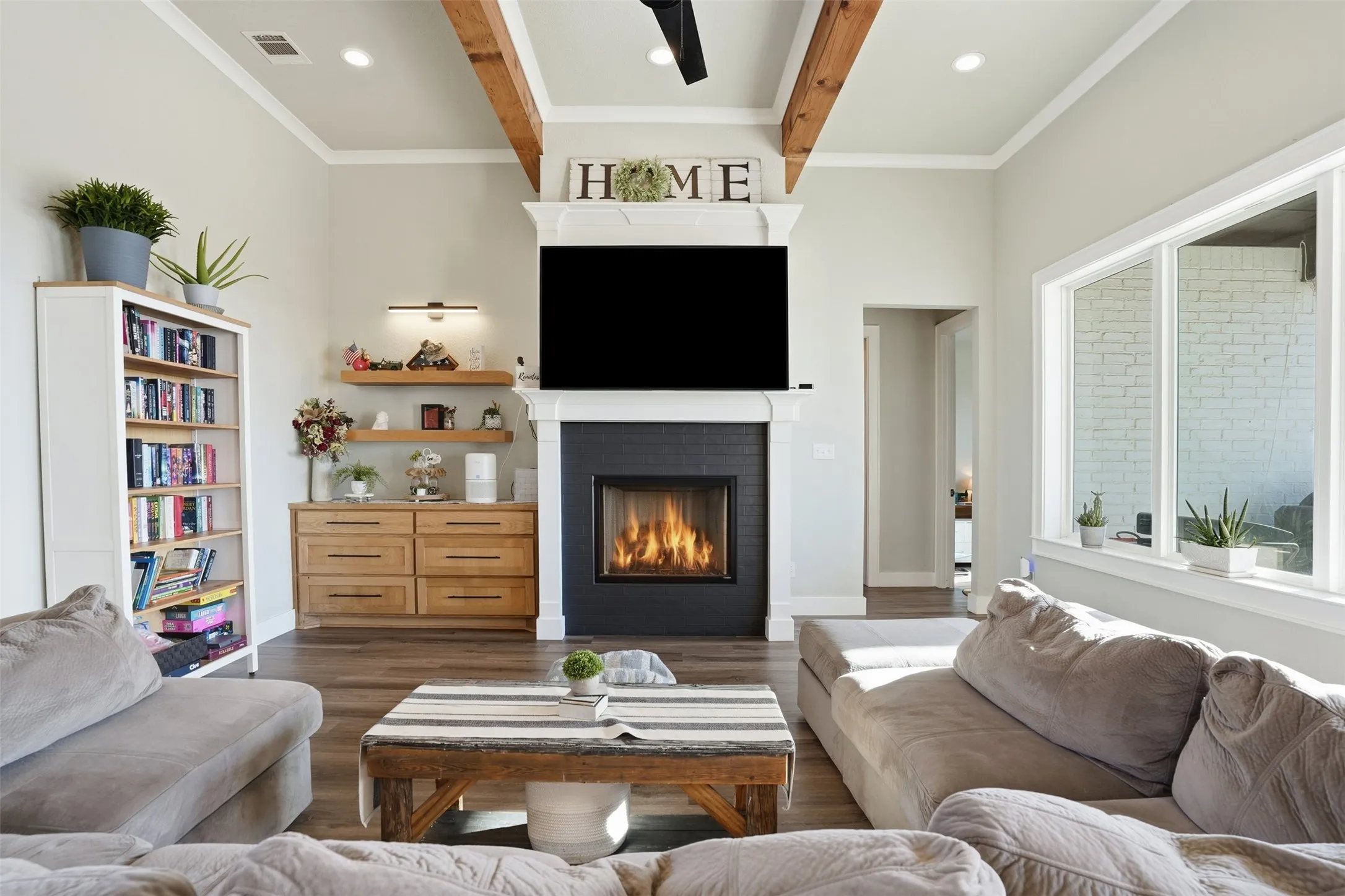 Single Family Residence For Sale in Johnson County , 8410 County Road 301, Grandview, Texas 76050, 4 Bedroom, 3 Bathroom, 2 Garage spaces, 2,250 Sqft, built in 2021, mls#21364849, Real Estate Agent in Grandview, Homes For Sale in Johnson county, Homes For Sale in Grandview, Realtor in Grandview Texas, Real Estate Brokerage Independent Realty Texas, Luminita Cordes Realtor