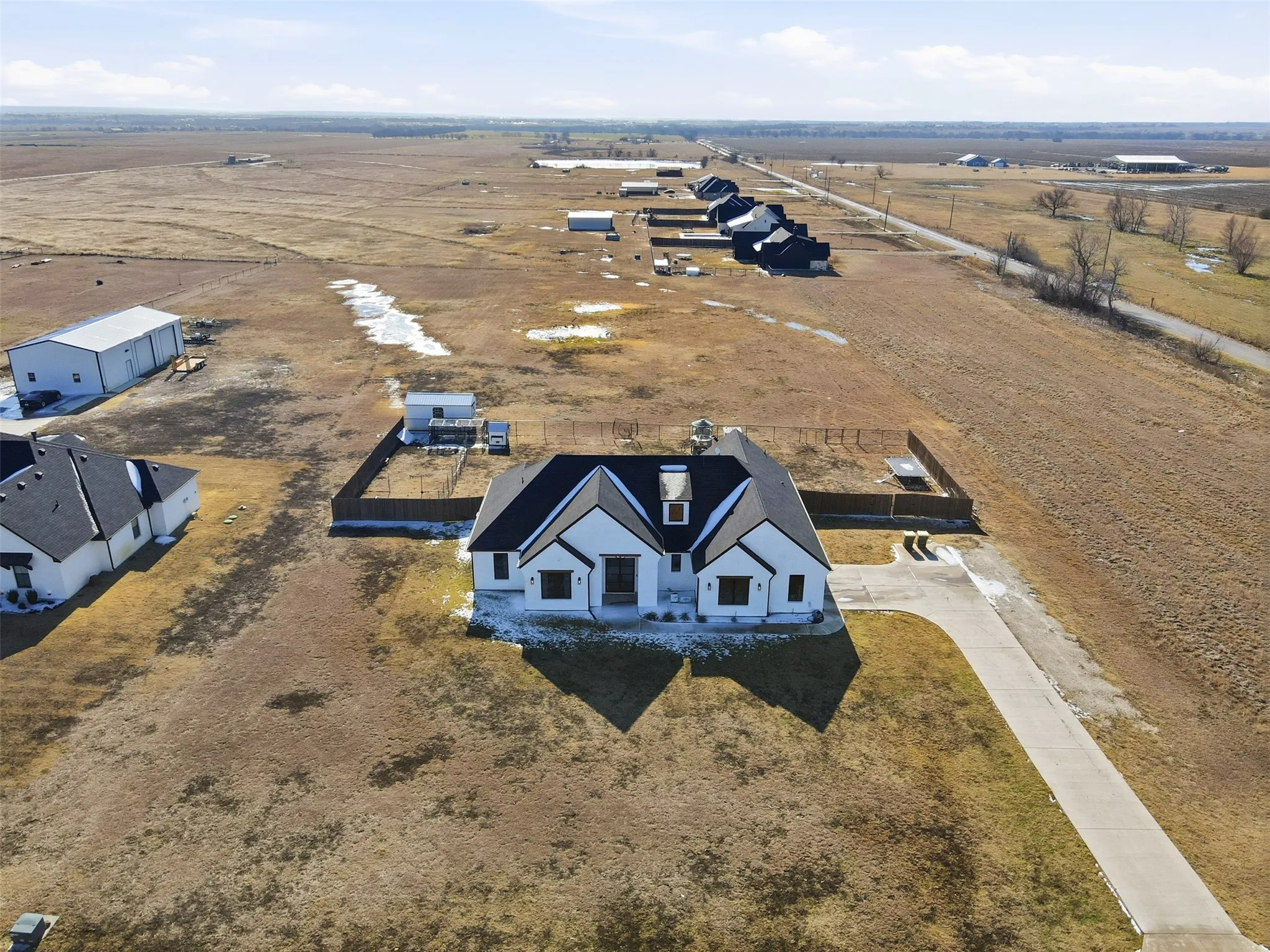 Single Family Residence For Sale in Johnson County , 8410 County Road 301, Grandview, Texas 76050, 4 Bedroom, 3 Bathroom, 2 Garage spaces, 2,250 Sqft, built in 2021, mls#21364849, Real Estate Agent in Grandview, Homes For Sale in Johnson county, Homes For Sale in Grandview, Realtor in Grandview Texas, Real Estate Brokerage Independent Realty Texas, Luminita Cordes Realtor