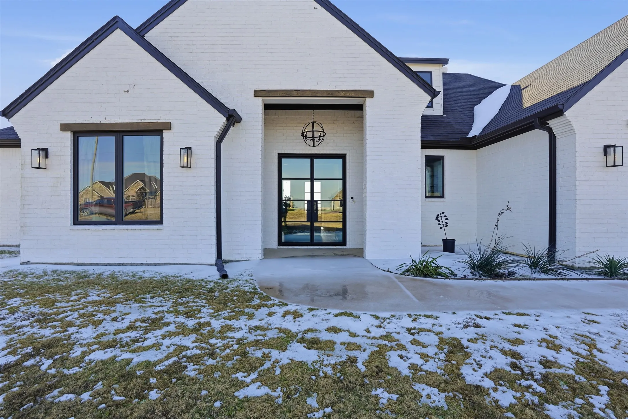 Single Family Residence For Sale in Johnson County , 8410 County Road 301, Grandview, Texas 76050, 4 Bedroom, 3 Bathroom, 2 Garage spaces, 2,250 Sqft, built in 2021, mls#21364849, Real Estate Agent in Grandview, Homes For Sale in Johnson county, Homes For Sale in Grandview, Realtor in Grandview Texas, Real Estate Brokerage Independent Realty Texas, Luminita Cordes Realtor
